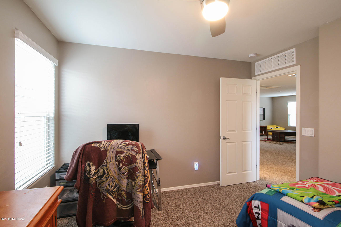 Vista Del Lago Norte SQ20140780198 - Residential