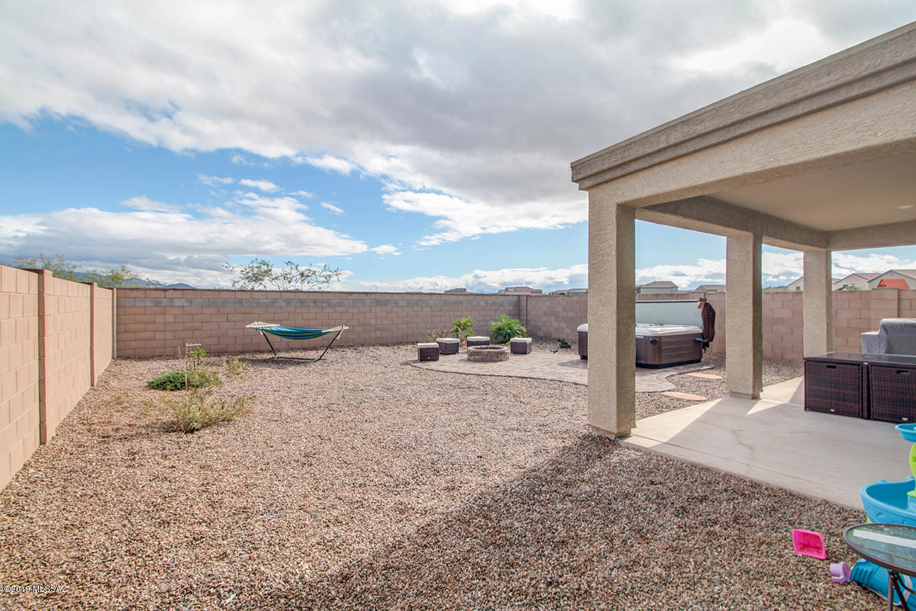 Vista Del Lago Norte SQ20140780198 - Residential