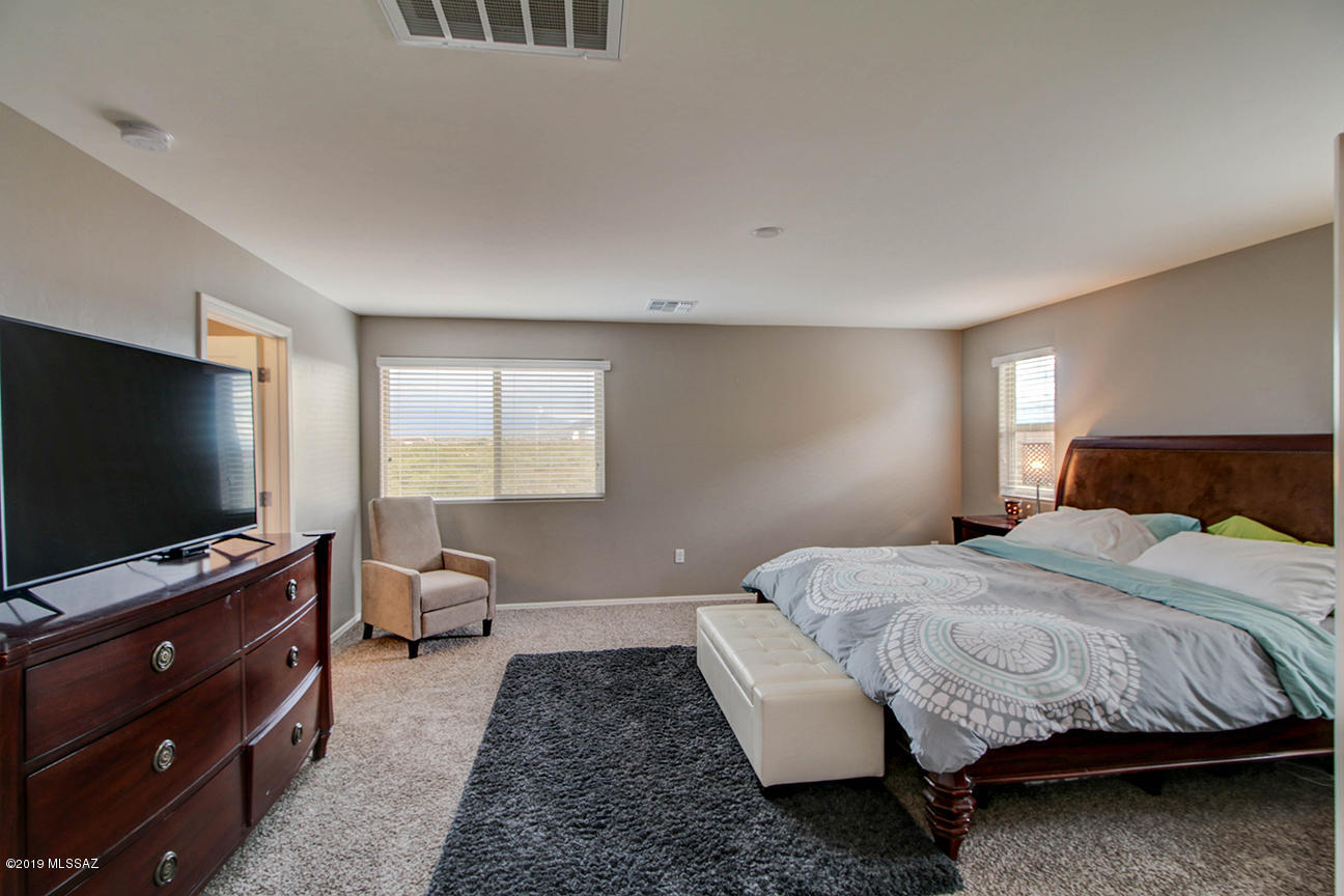 Vista Del Lago Norte SQ20140780198 - Residential