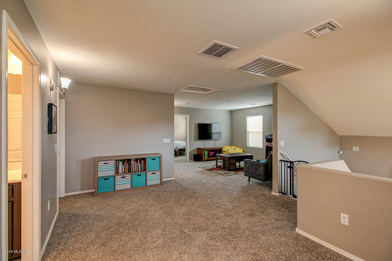 Vista Del Lago Norte SQ20140780198 - Residential