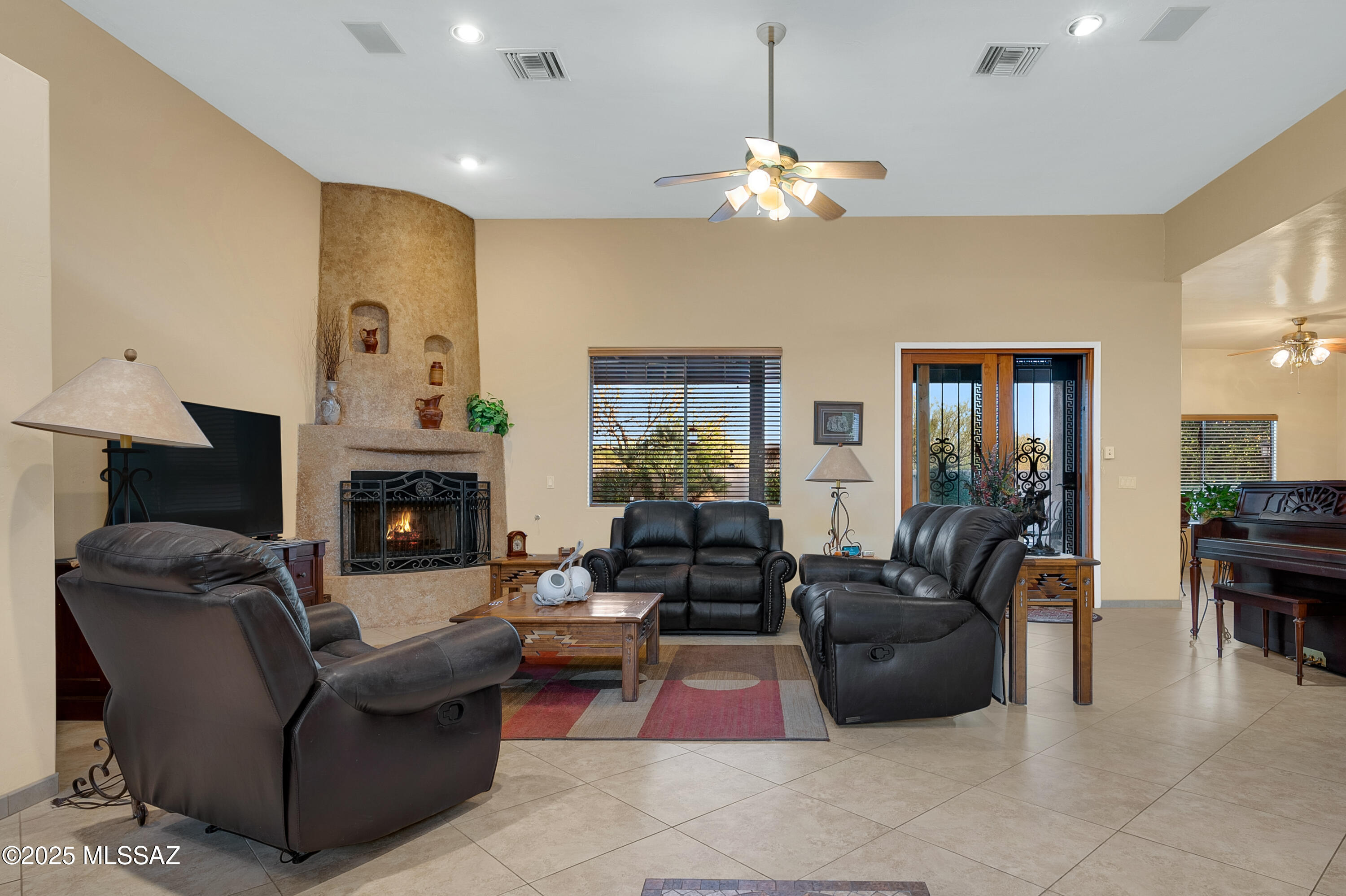 13922 E Calle Nobleza