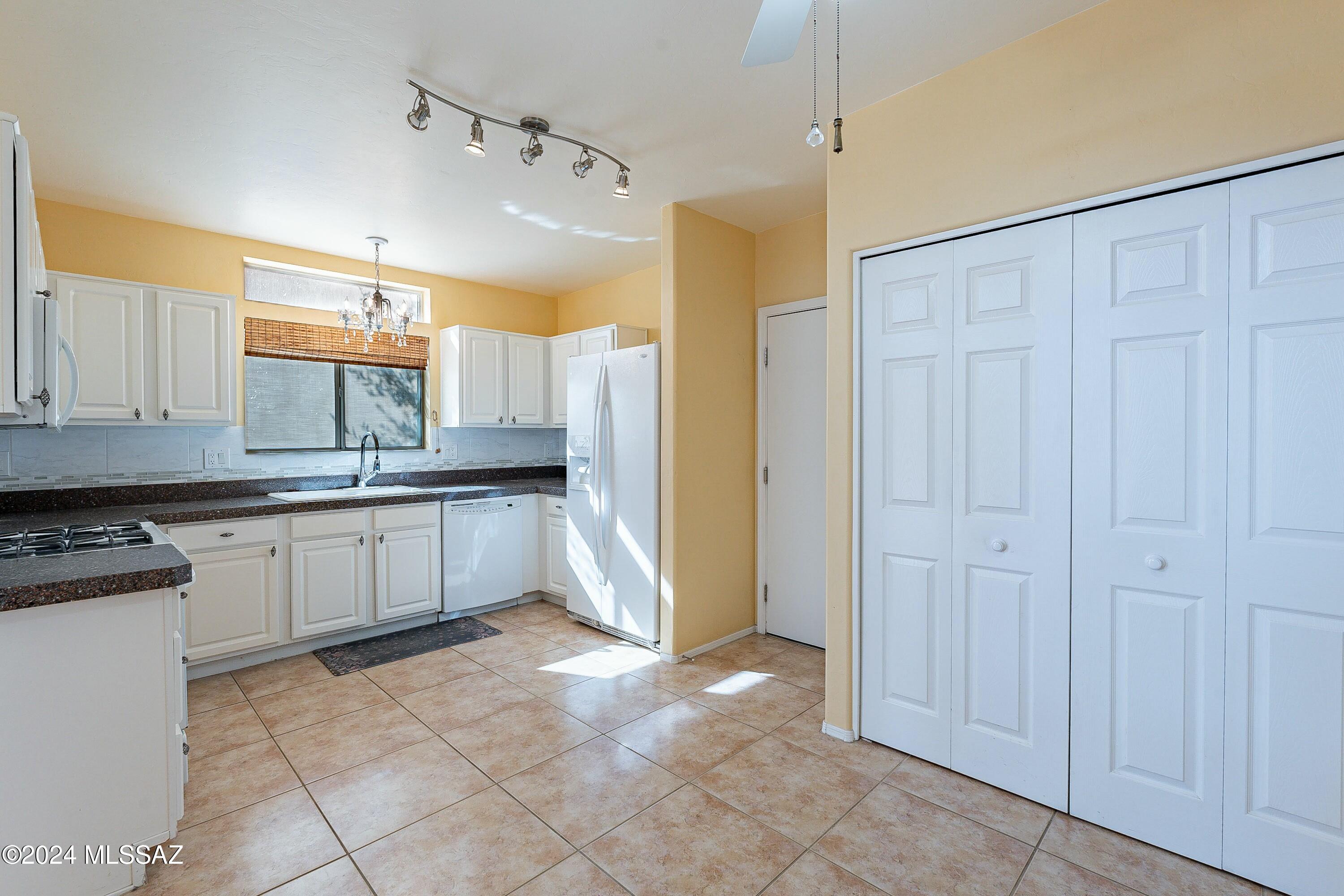 Colonia De Los Alamos (BK1-45) - Residential