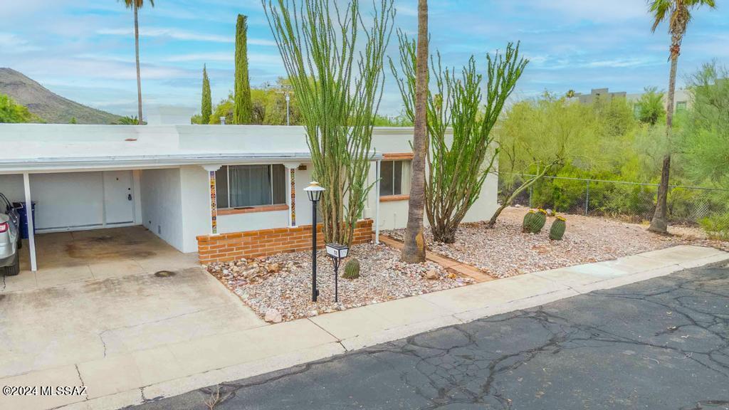 View Tucson, AZ 85745 townhome