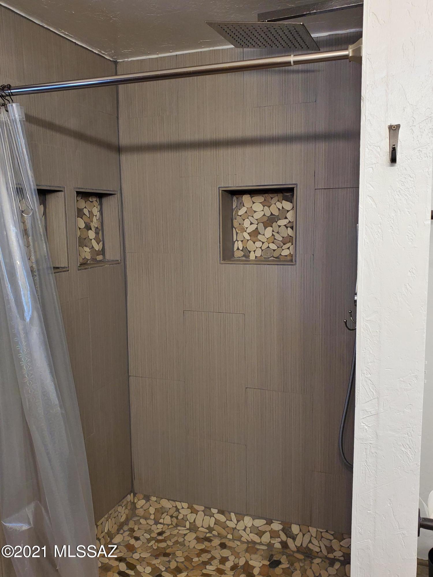 Valle Verde Del Norte (1-100) - Residential