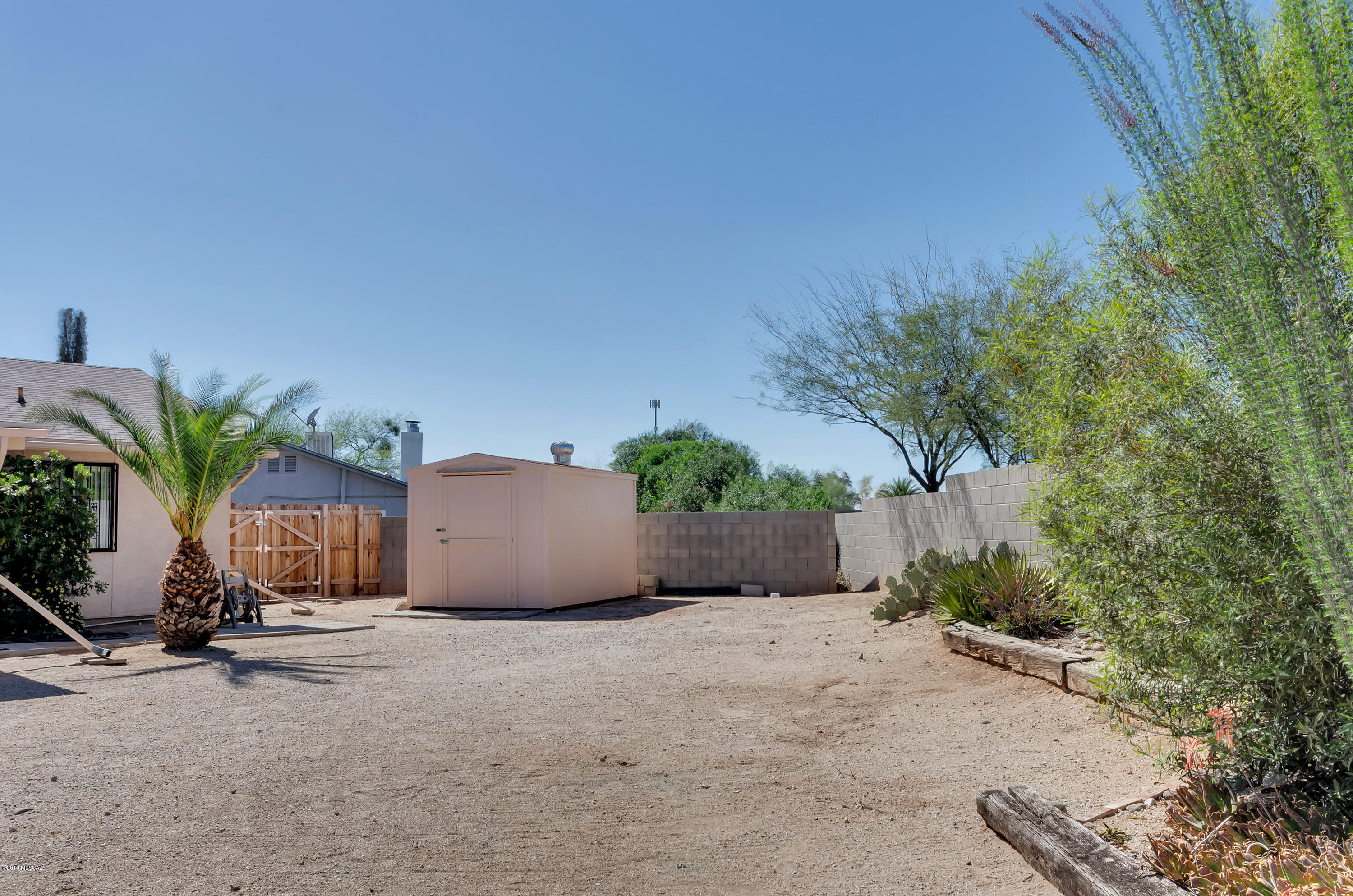 Country Hollow (1-39) - Residential