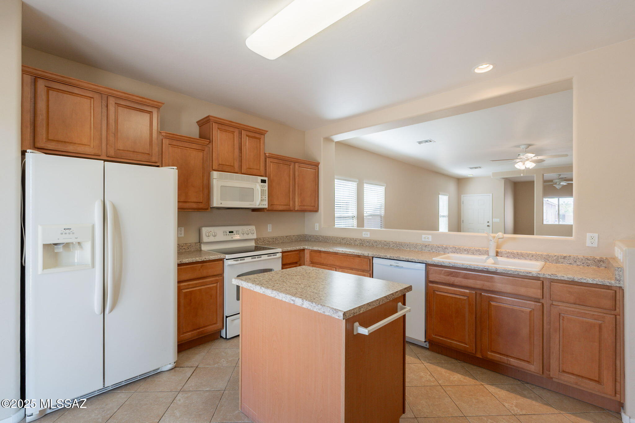 15815 S Via Cayetano