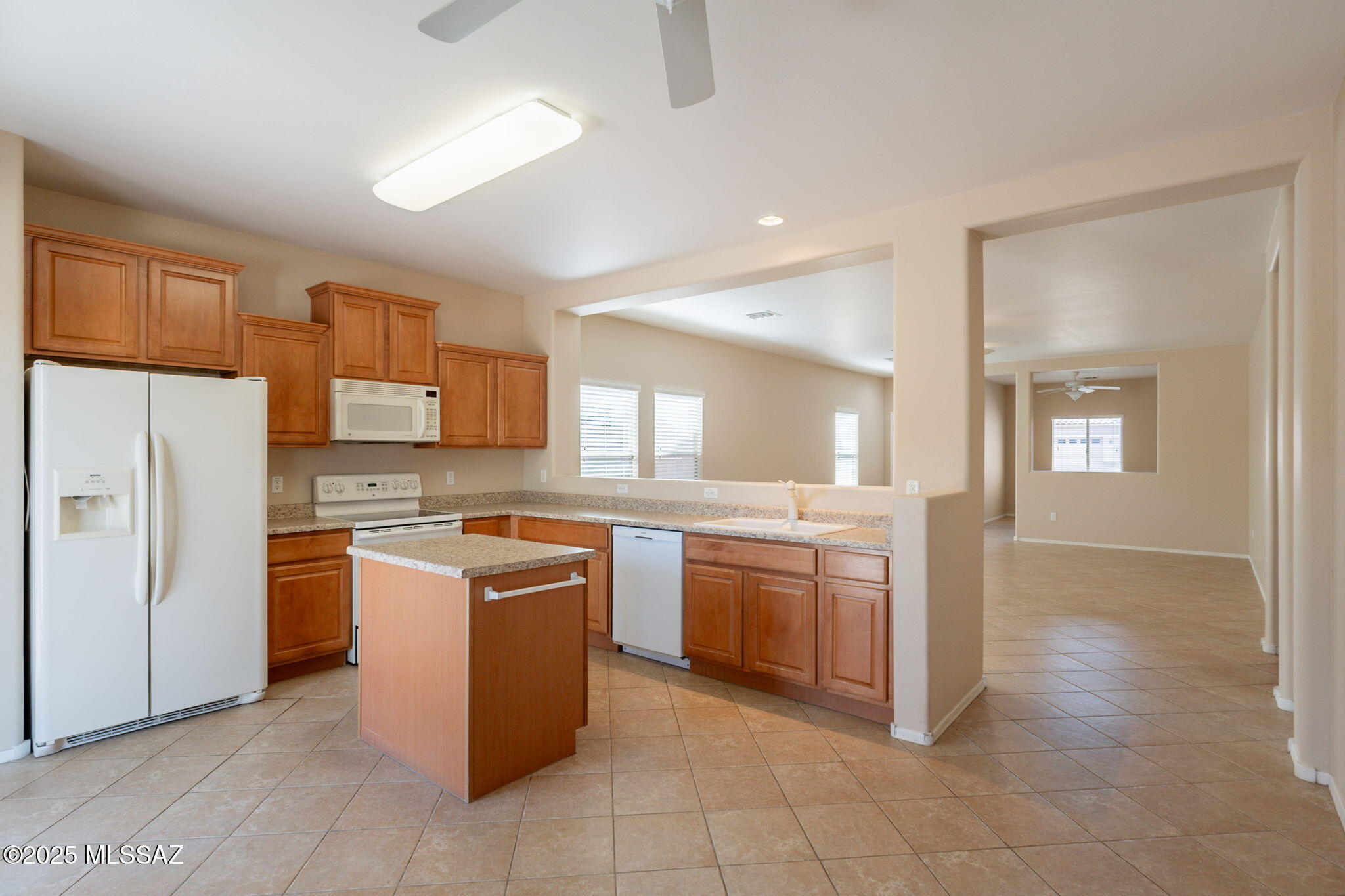 15815 S Via Cayetano