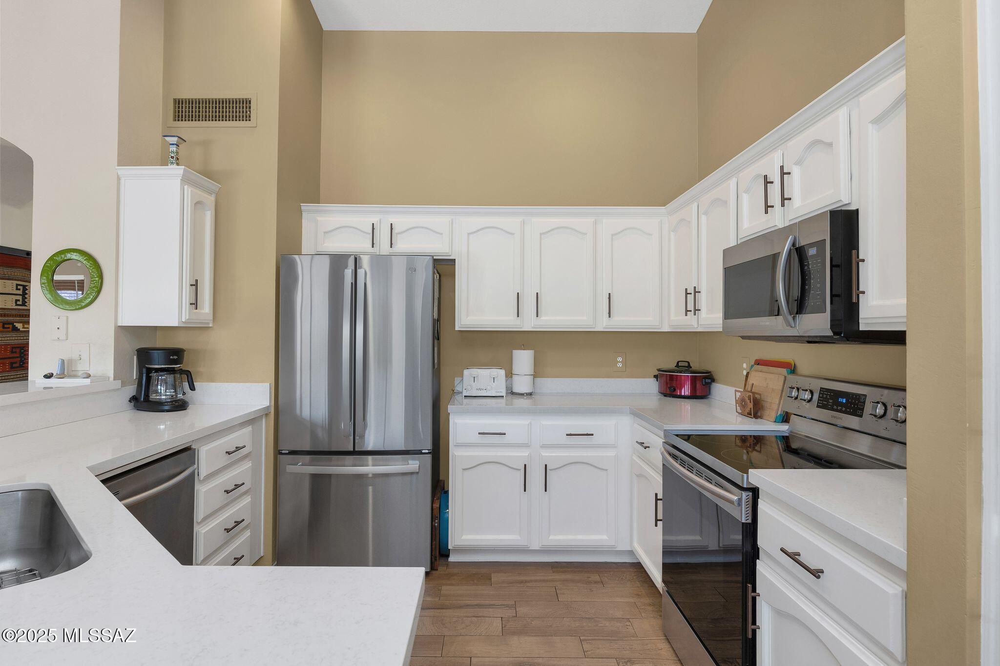 37565 S Mountain Sage Drive