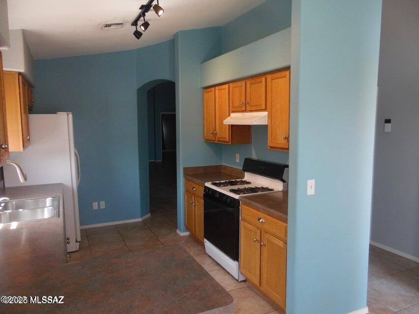 Tucson, Arizona 85745, United States, 3 Bedrooms Bedrooms, ,2 BathroomsBathrooms,Residential,Active,172935
