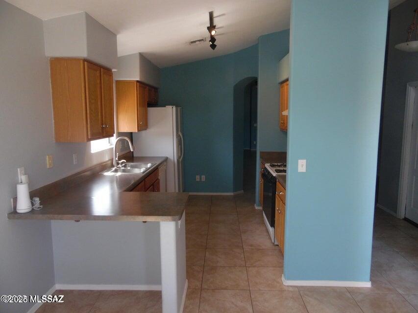Tucson, Arizona 85745, United States, 3 Bedrooms Bedrooms, ,2 BathroomsBathrooms,Residential,Active,172935