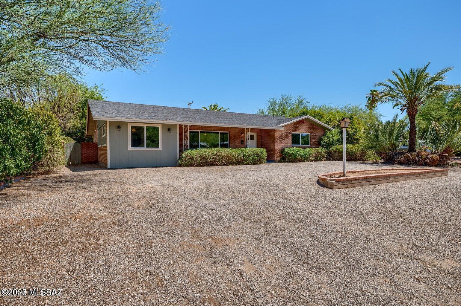 3409 E Linden Street