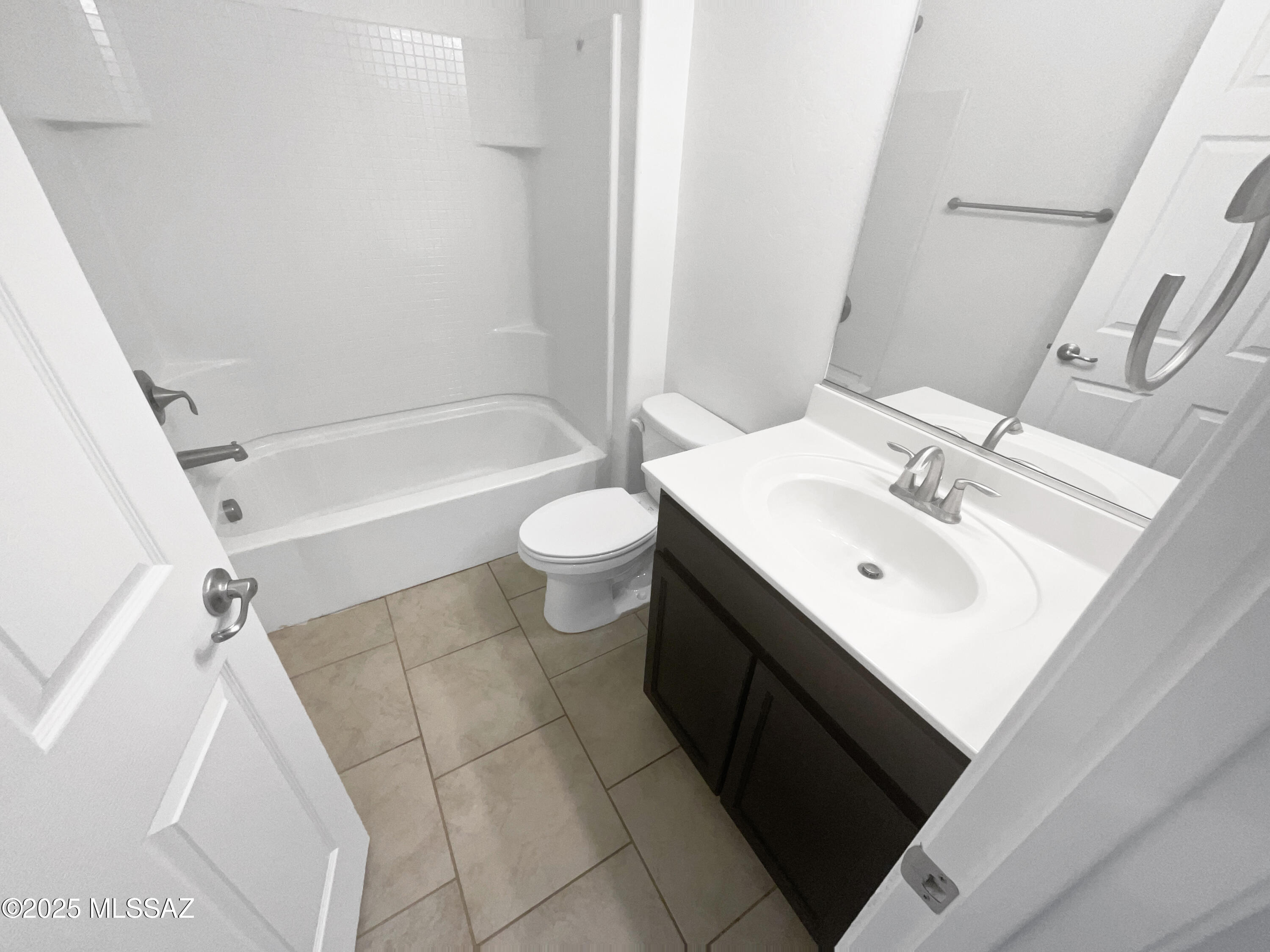 Vista Del Lago Norte SQ20140780198 - Residential