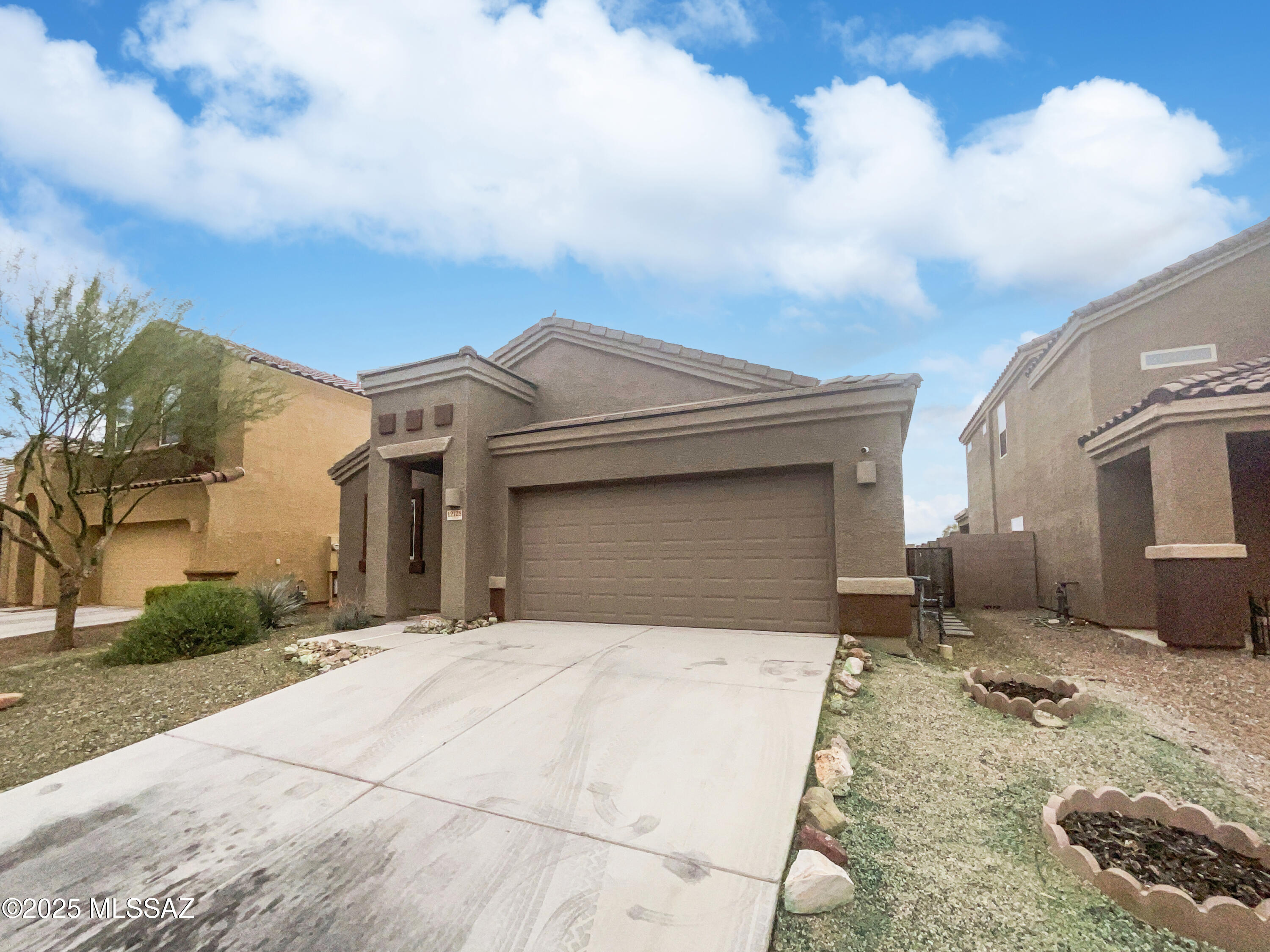Vista Del Lago Norte SQ20140780198 - Residential