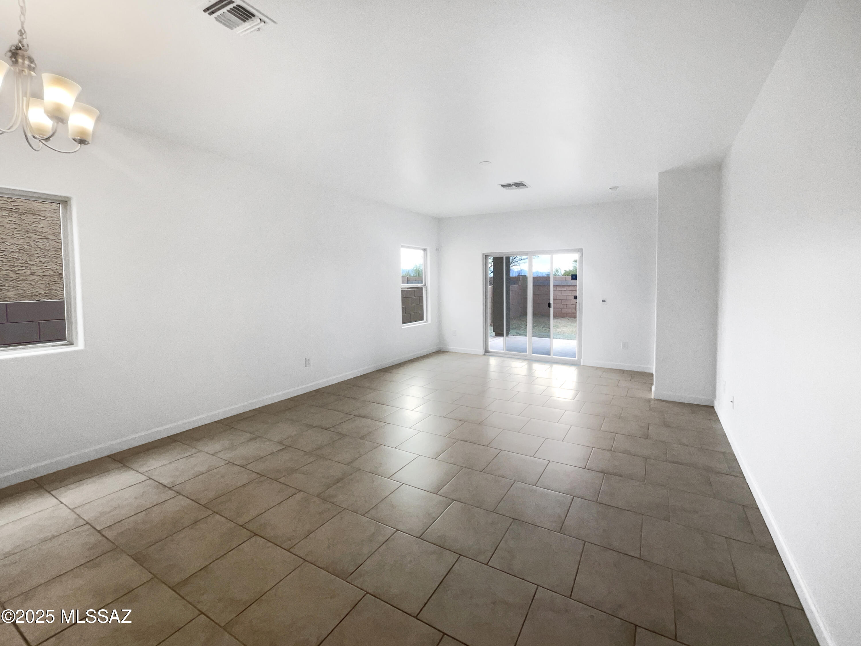 Vista Del Lago Norte SQ20140780198 - Residential
