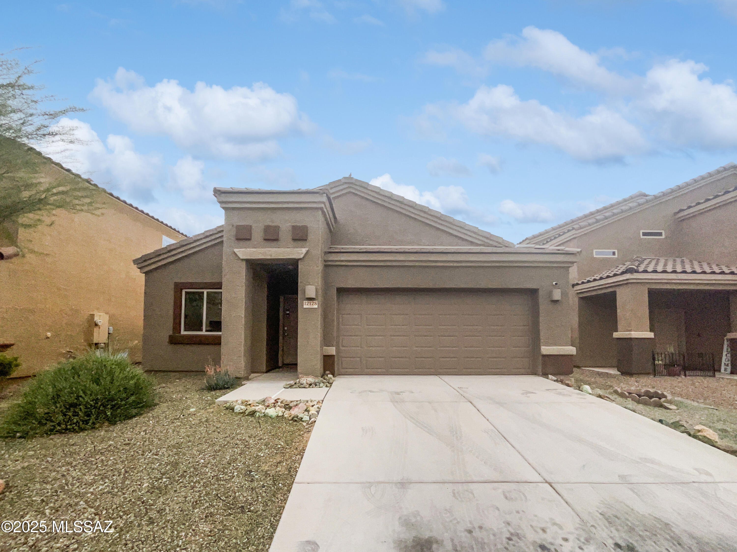 Vista Del Lago Norte SQ20140780198 - Residential