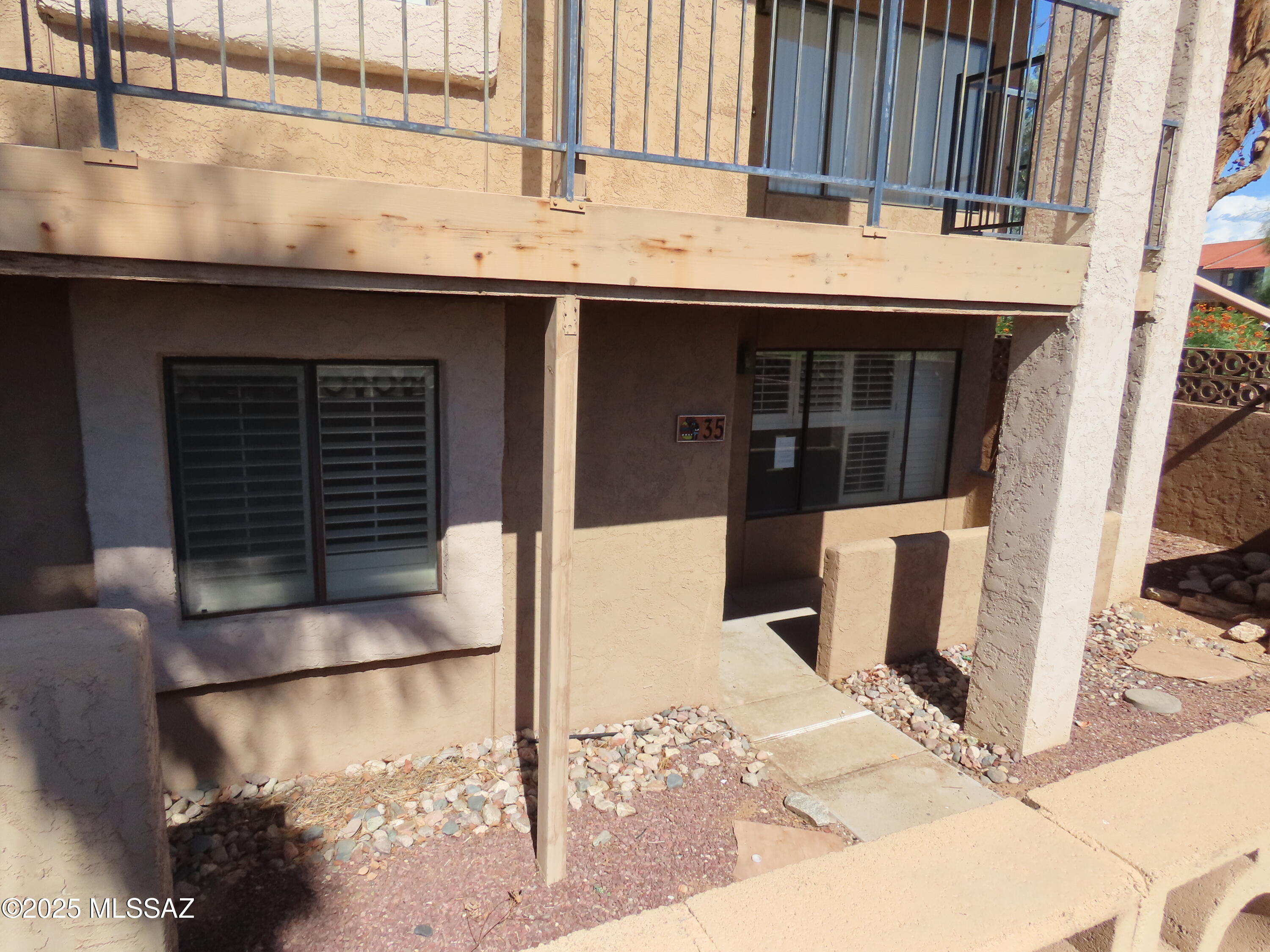 8363 N Oracle Road 35