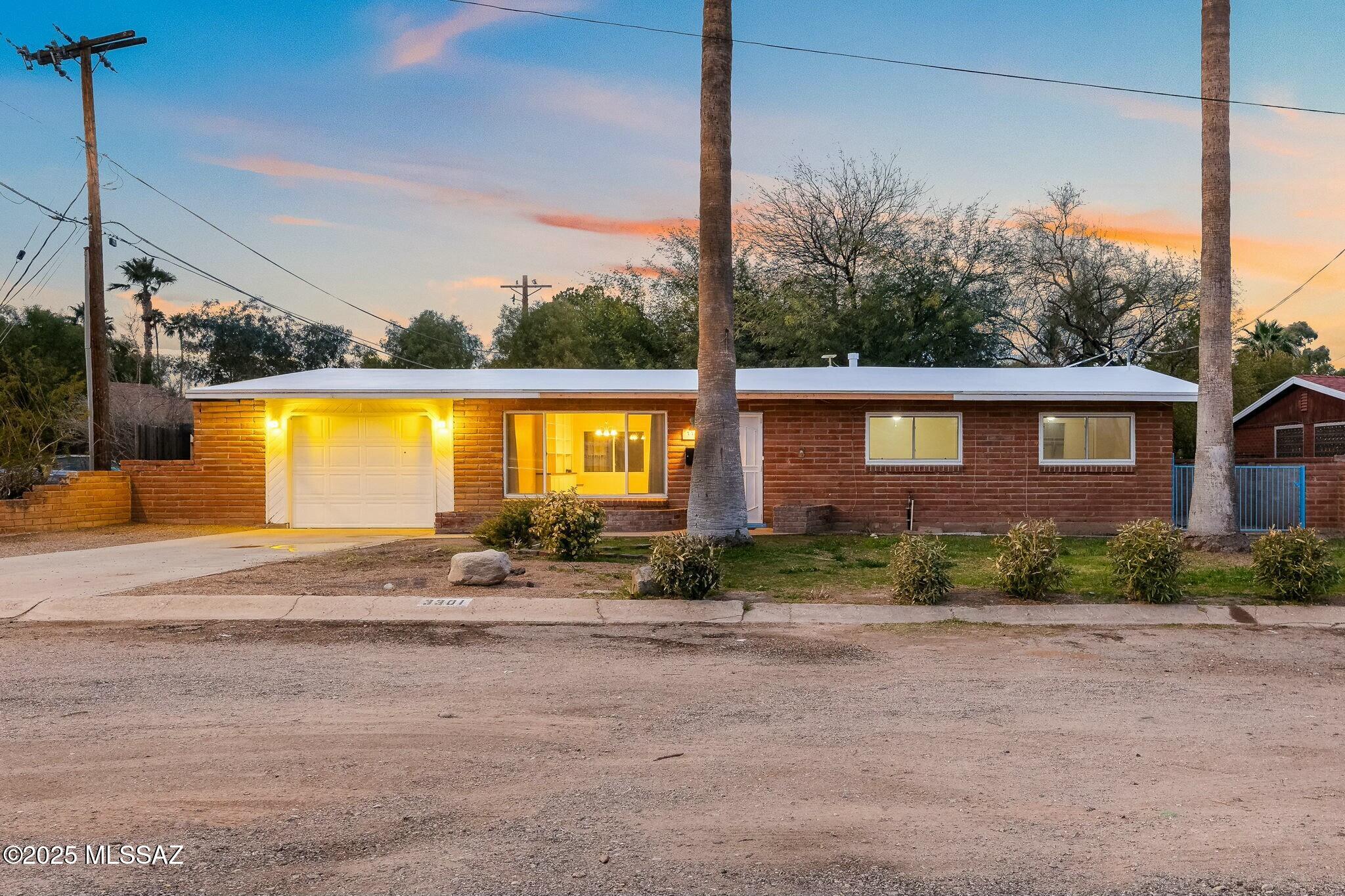 3301 N Country Club Road
