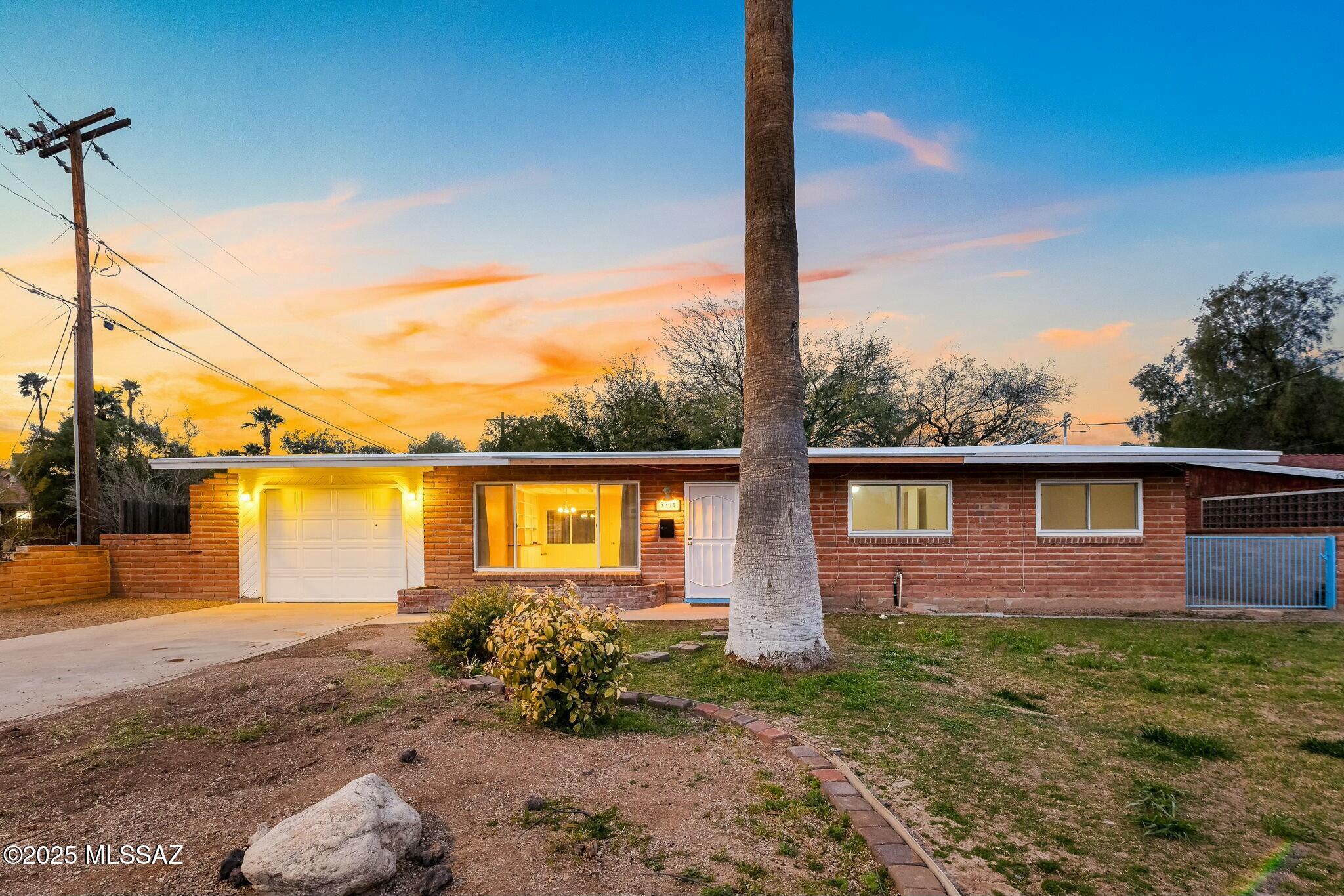 3301 N Country Club Road