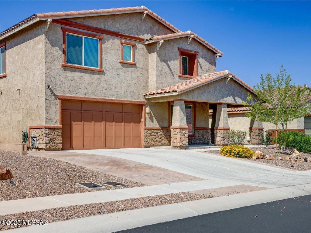 1093 E Silver Ray Drive