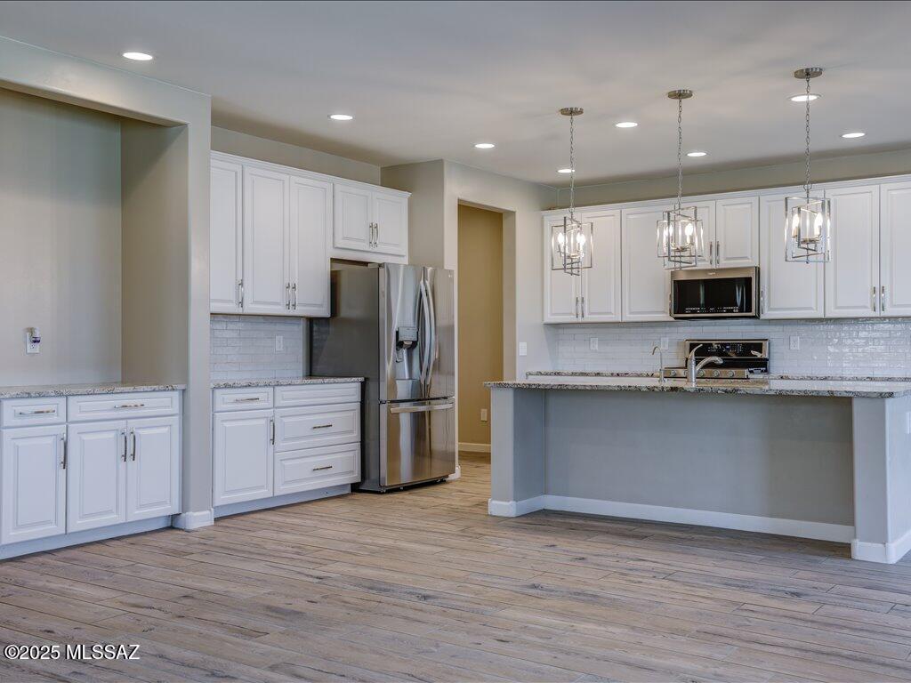 1093 E Silver Ray Drive