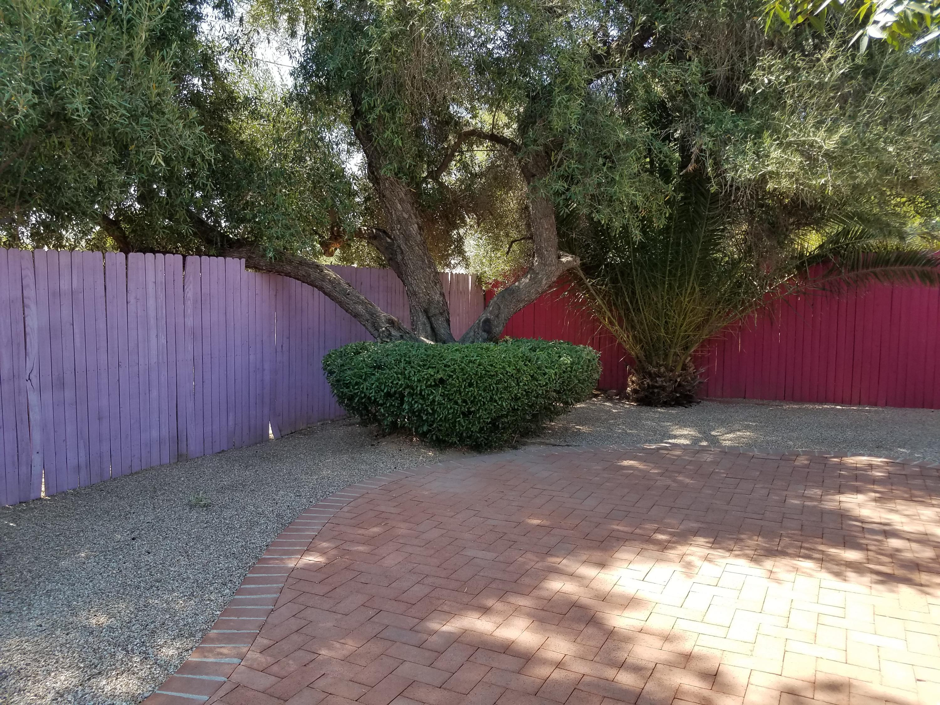 Country Club Heights - Residential