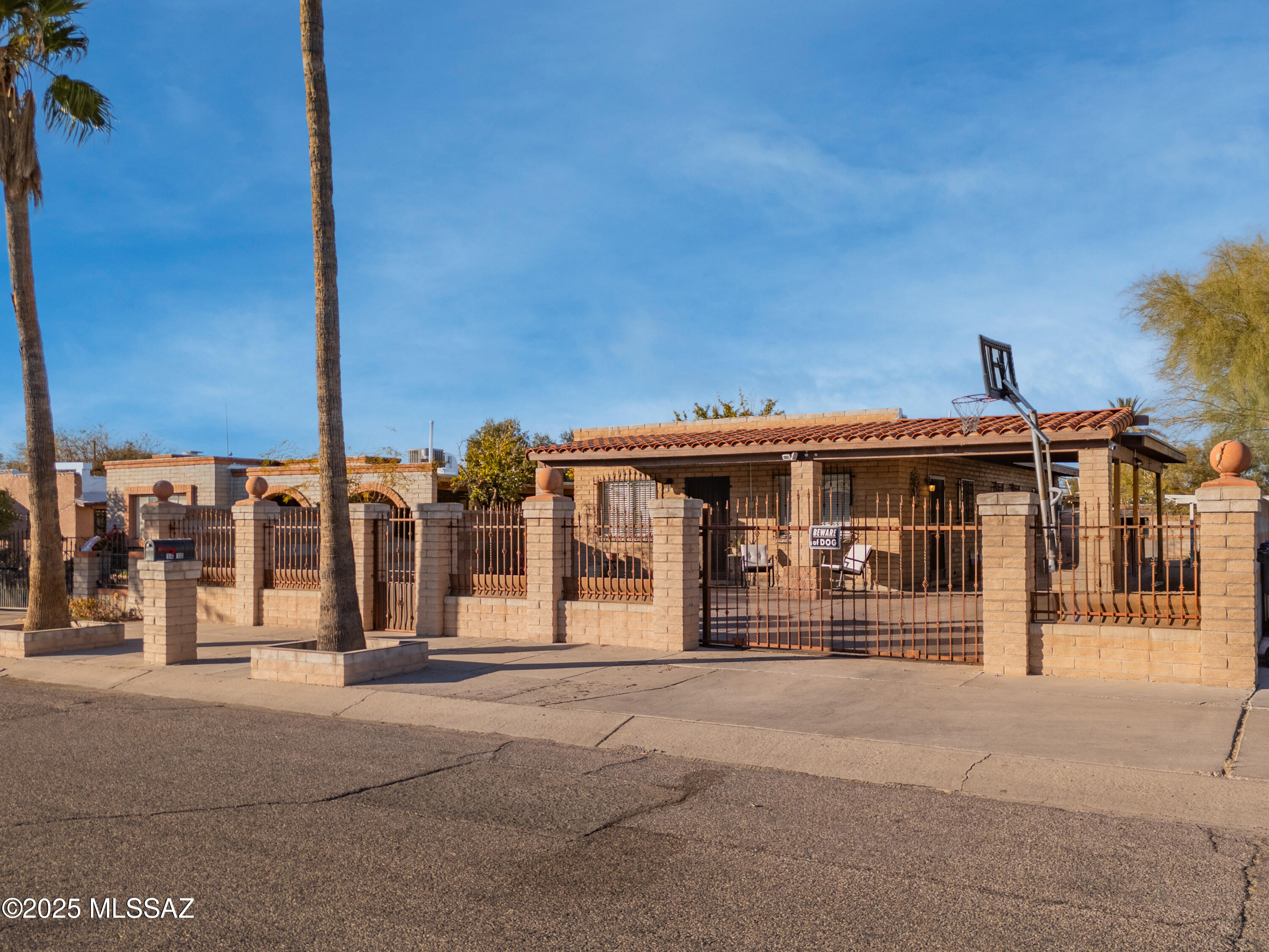 1410 W Sonora Street