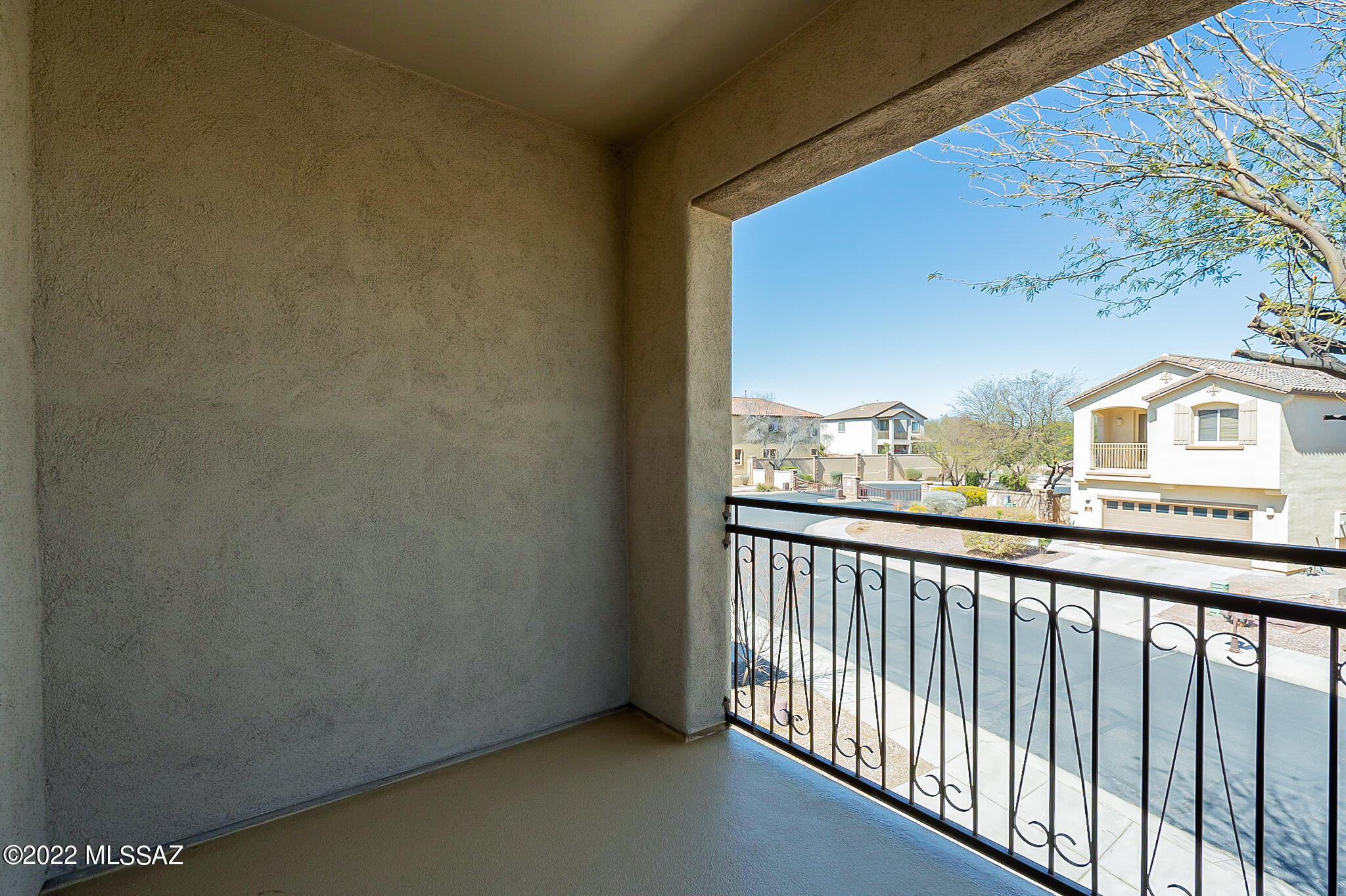 Lago Sereno (1-99) - Residential