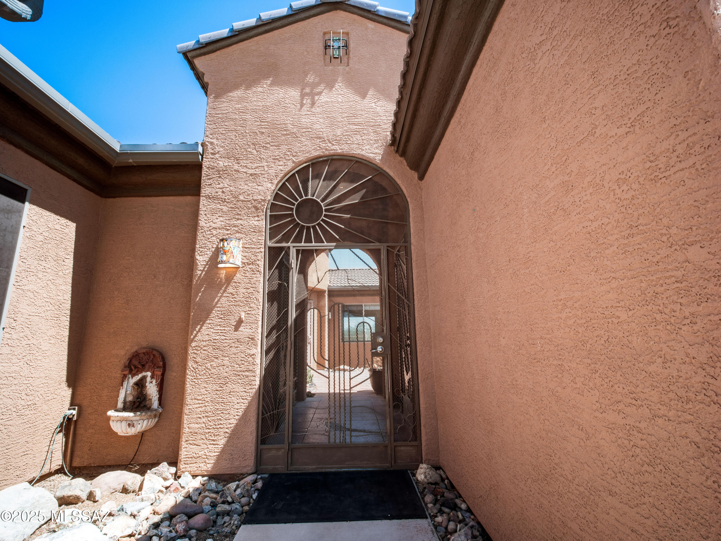 1661 W Acacia Bluffs Drive