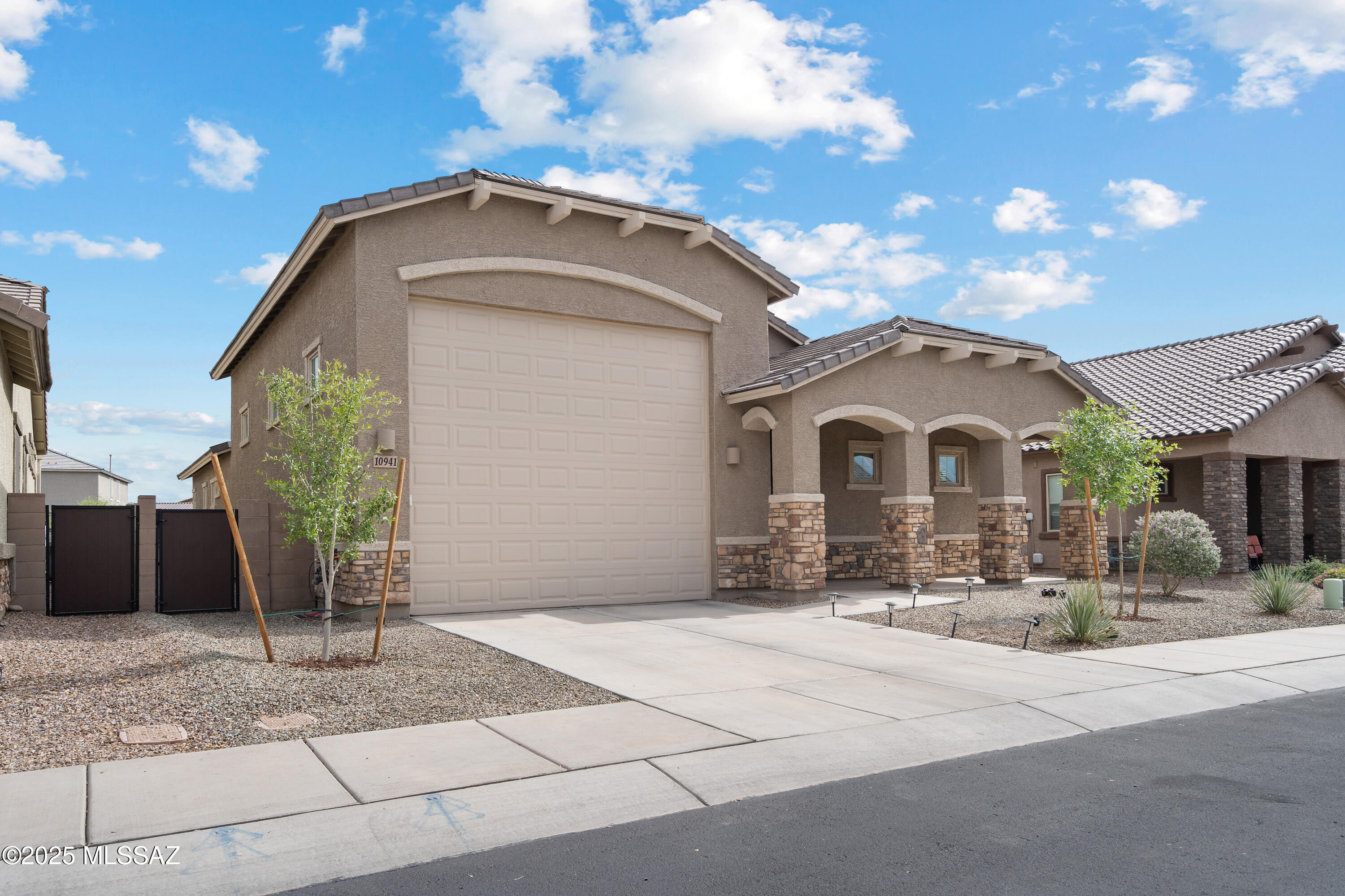 10941 W Yates Lane