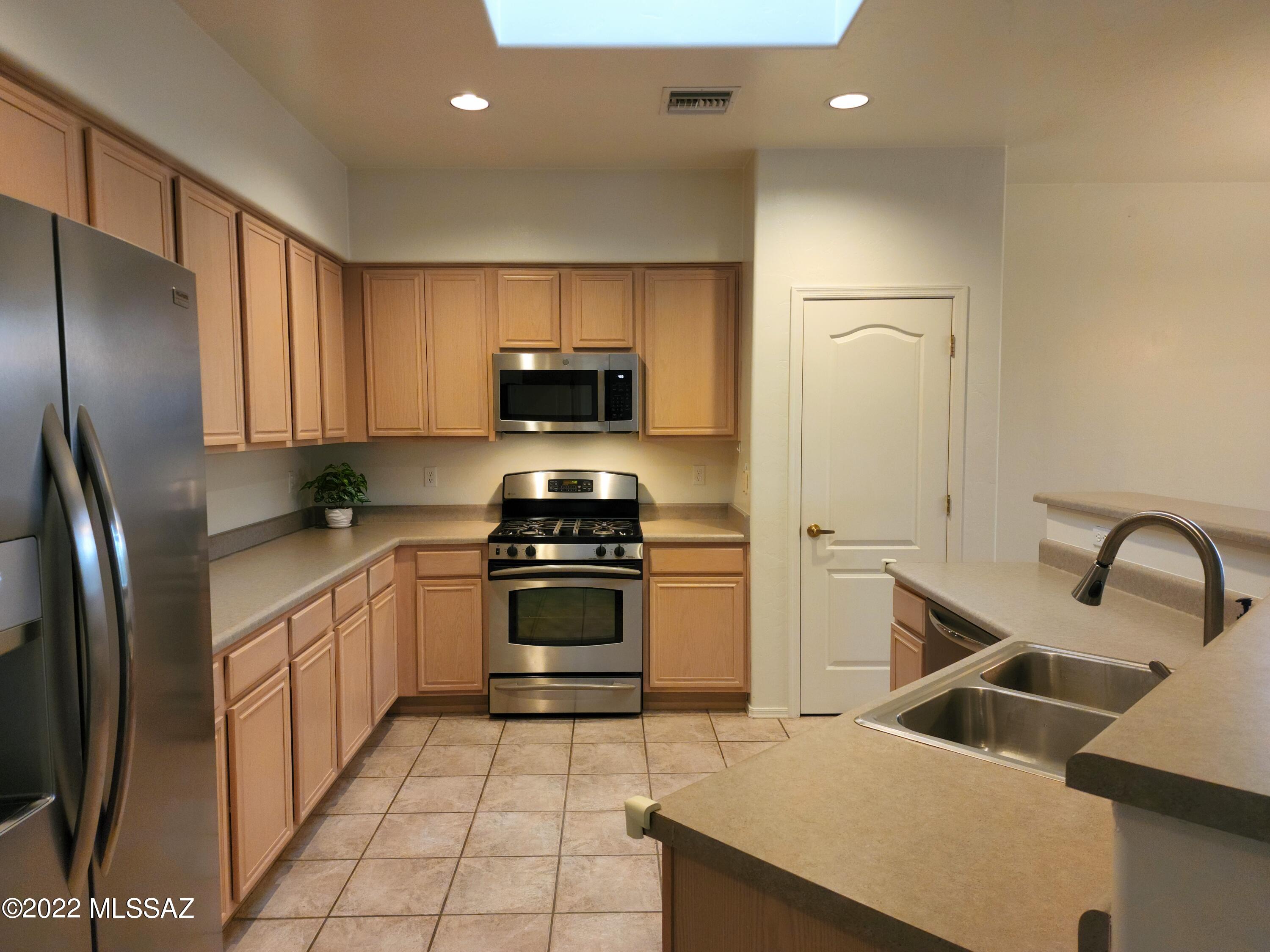 Marquette Place (1-44) - Residential