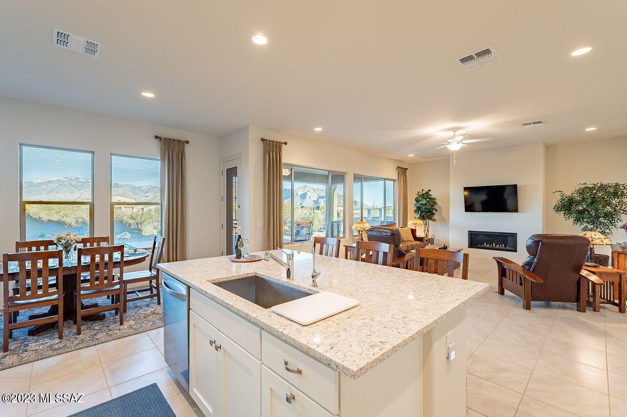 Saguaros Viejos West - Residential