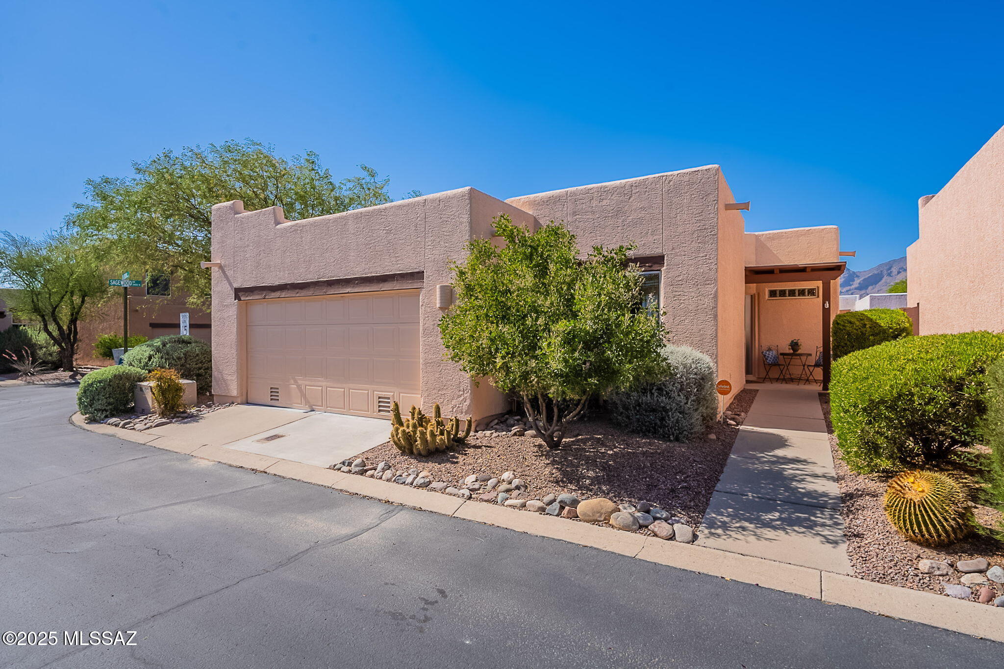 4329 E Sunnybrook Lane