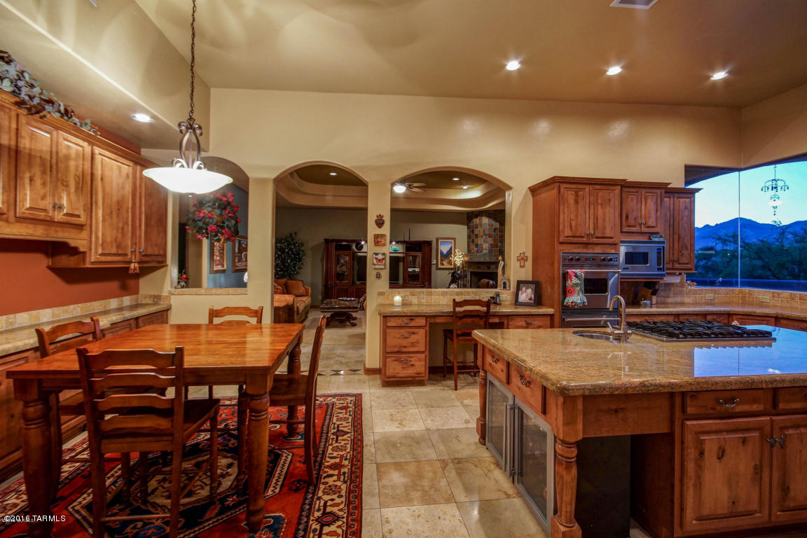 Las Alturas (1-167) - Residential Lease