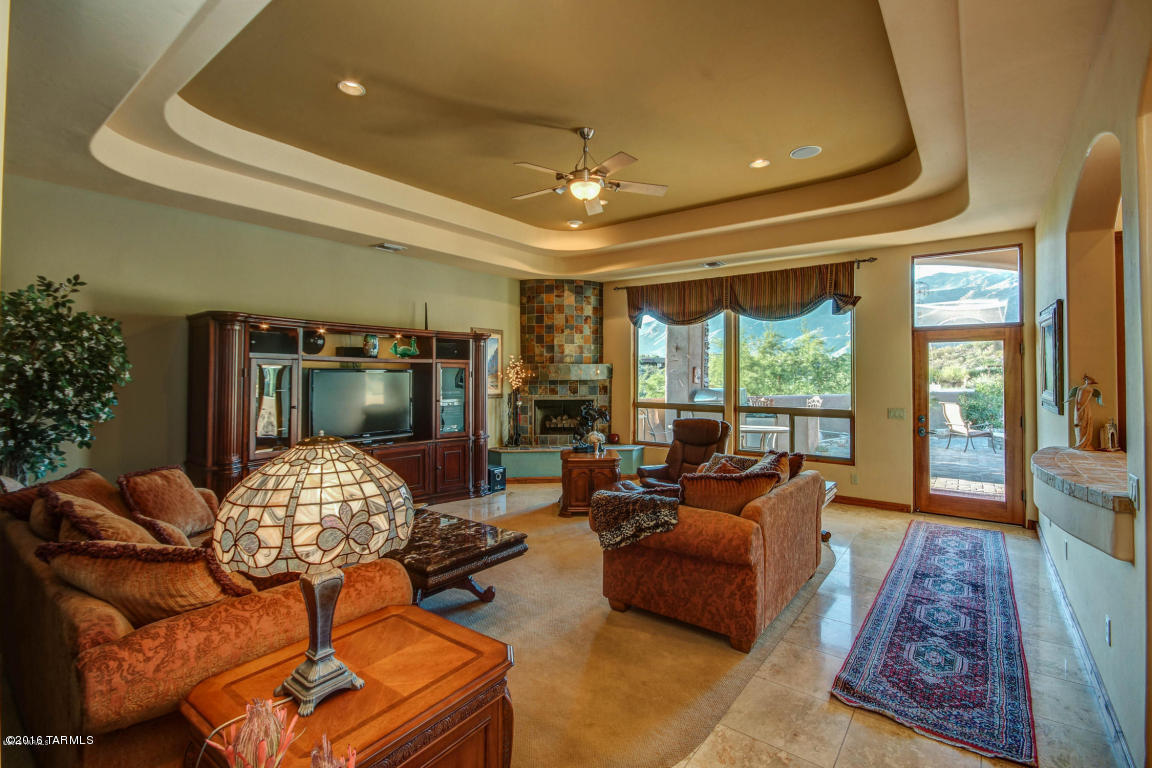 Las Alturas (1-167) - Residential Lease