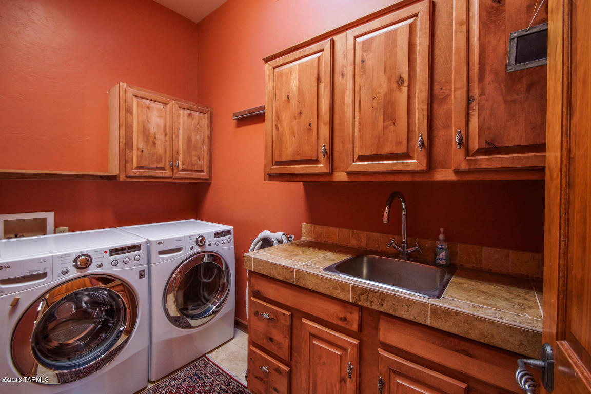 Las Alturas (1-167) - Residential Lease