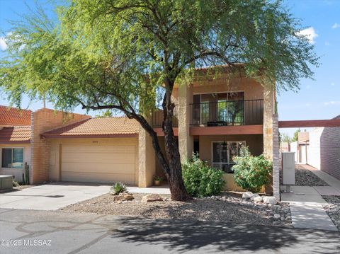 Photo of 5725 N Camino De Las Estrellas, Tucson, AZ 85718 (MLS # 22528309)