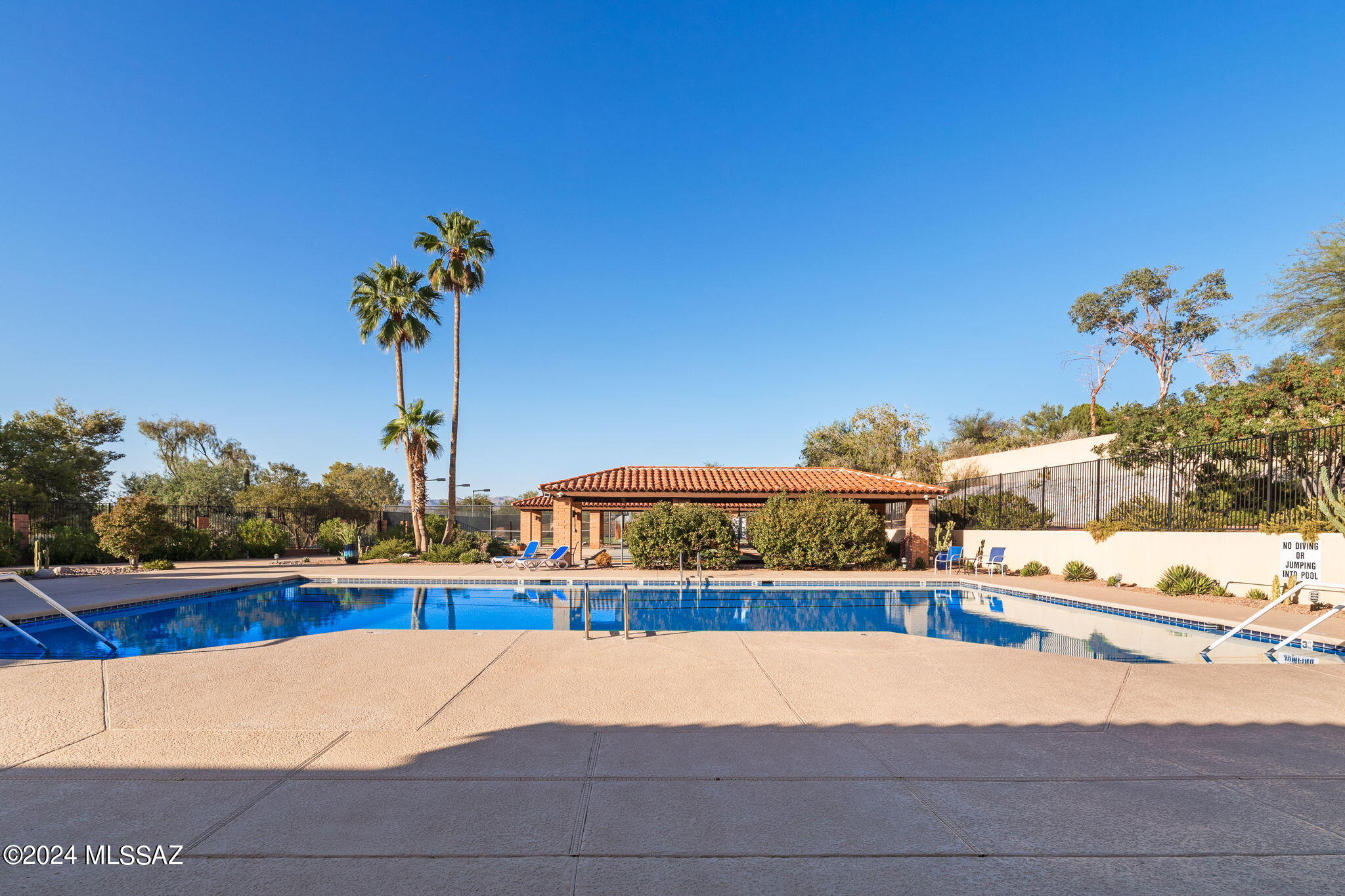 La Cholla Hills(1-313) - Residential
