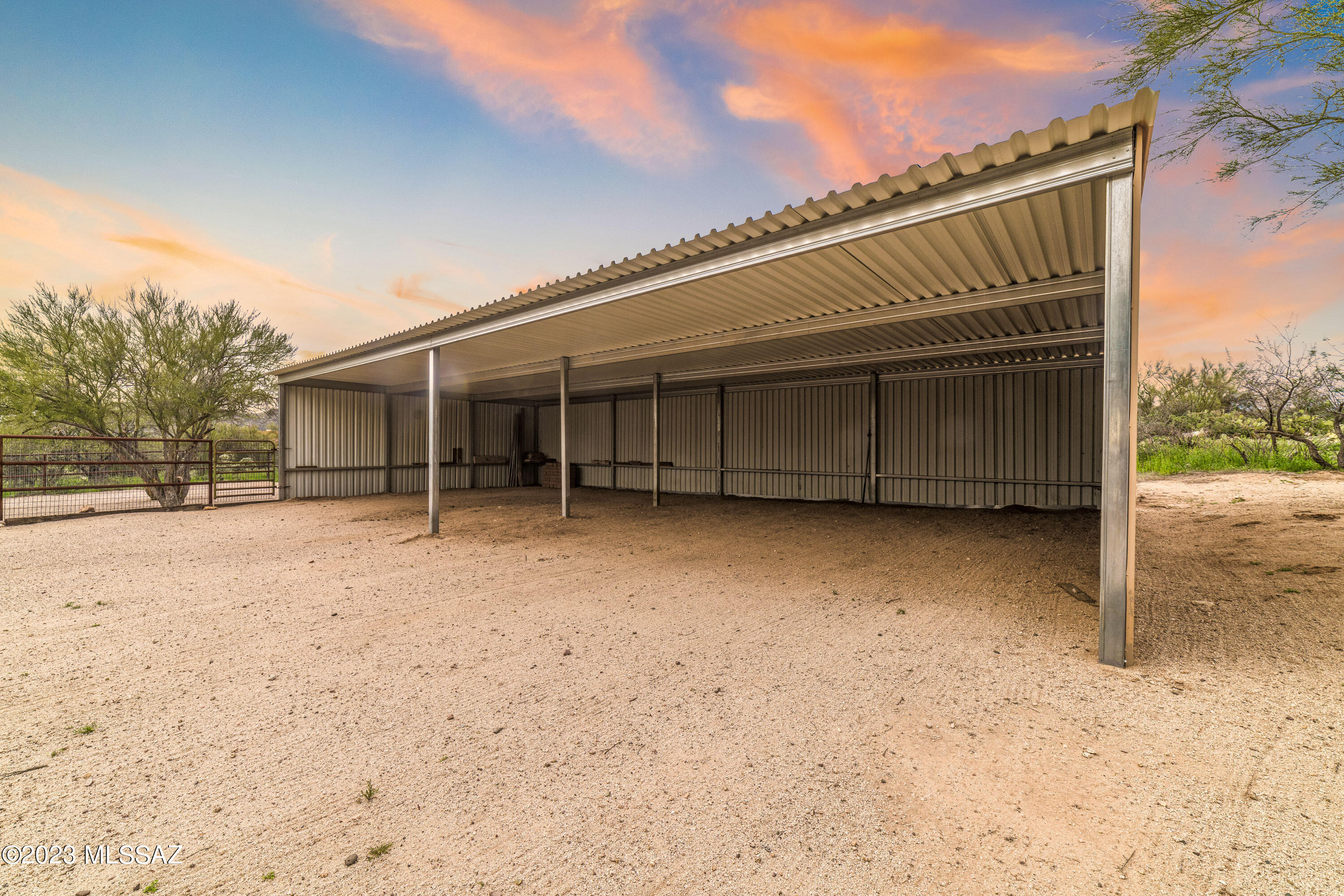 La Cholla Airpark - Residential