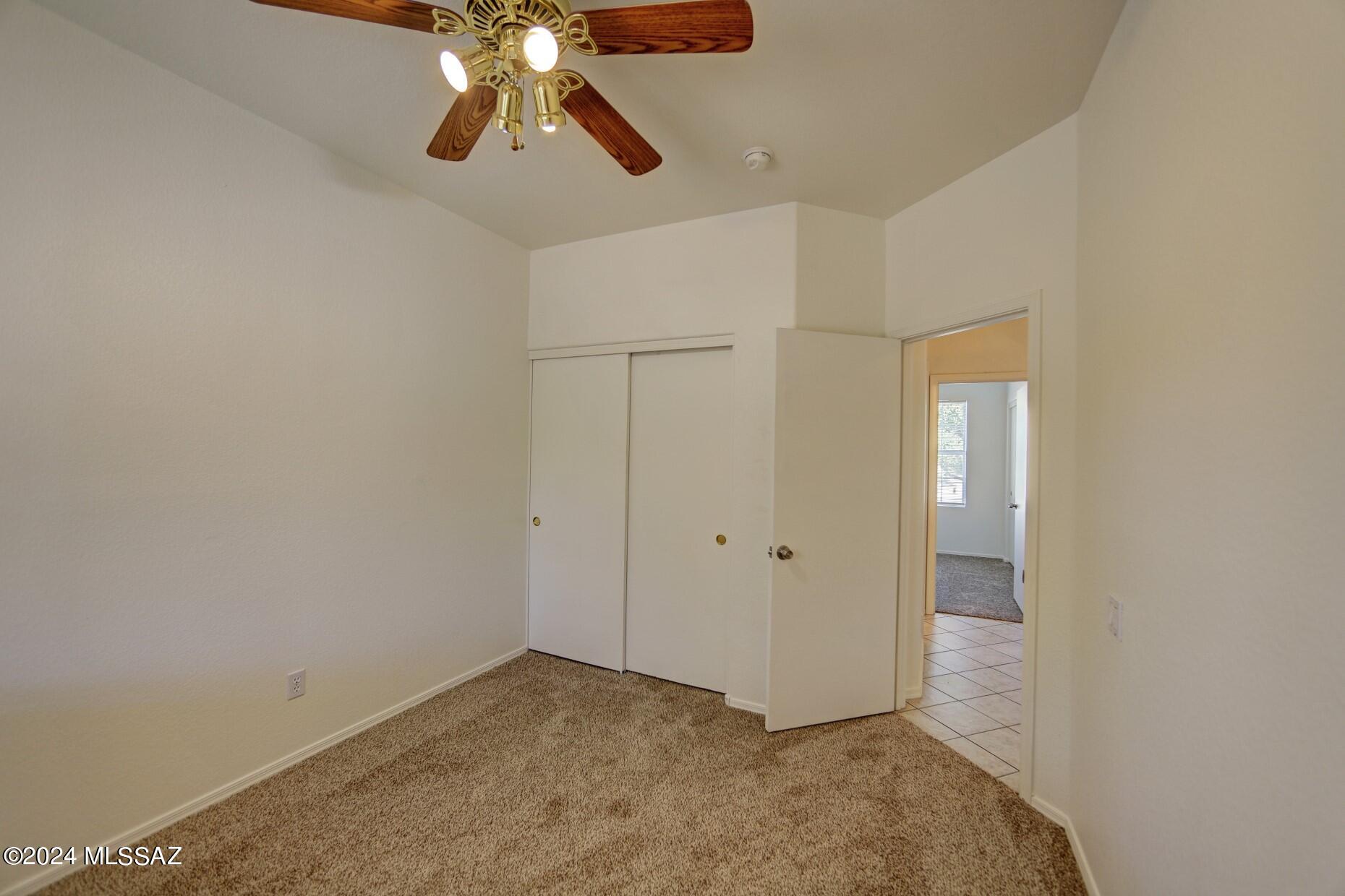 Hacienda Del Oro (1-879) - Residential Lease