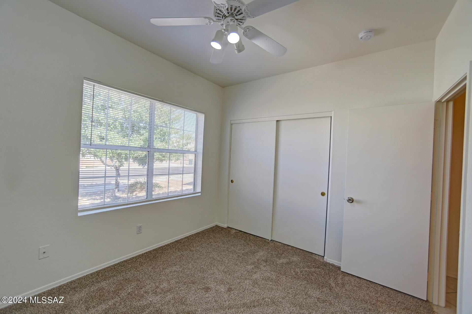 Hacienda Del Oro (1-879) - Residential Lease
