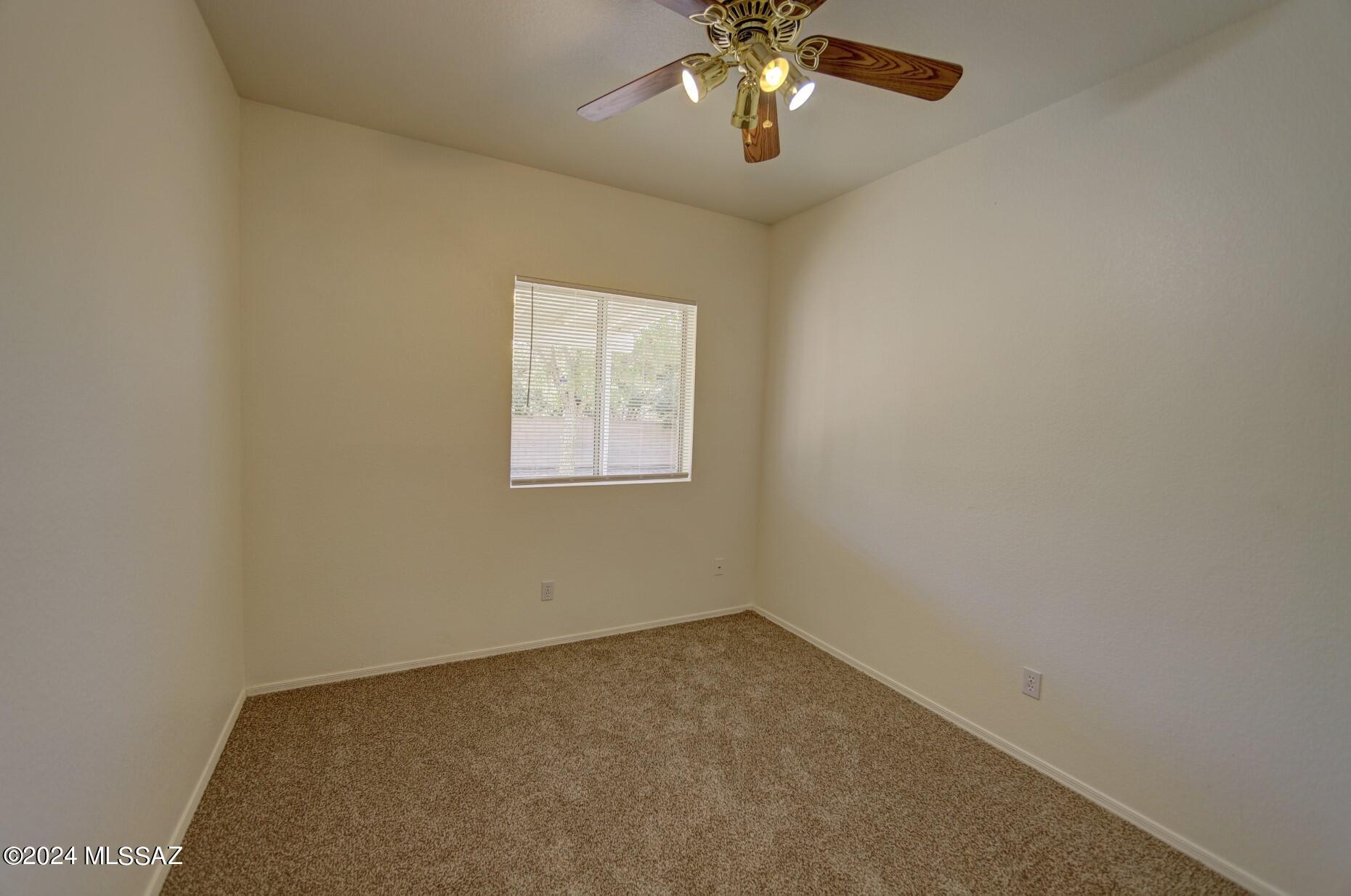Hacienda Del Oro (1-879) - Residential Lease