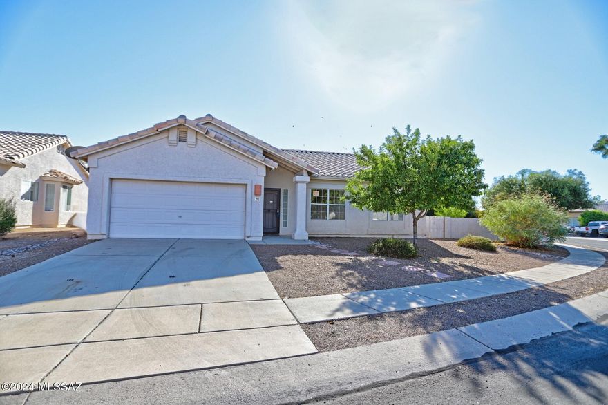This lovely 3 bedroom, 2 bath home has been Freshly Painted and sports New Carpet! Move in ready!  Large corner lot, Big back yard. Vail school district! Close to shopping and dining.  A great place to live! **DO NOT DISTURB TENANT**