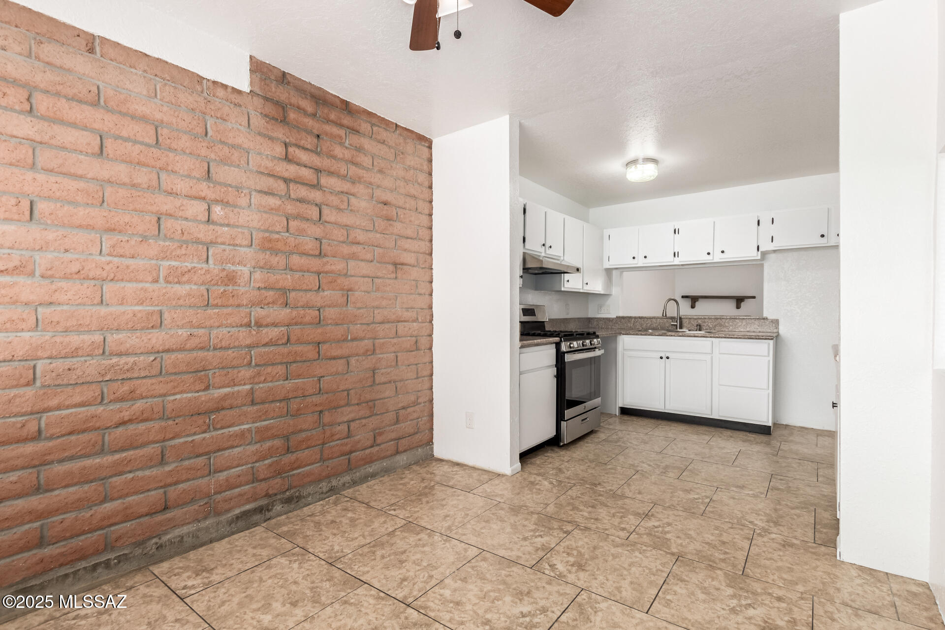 7244 S Camino Del Arco Iris