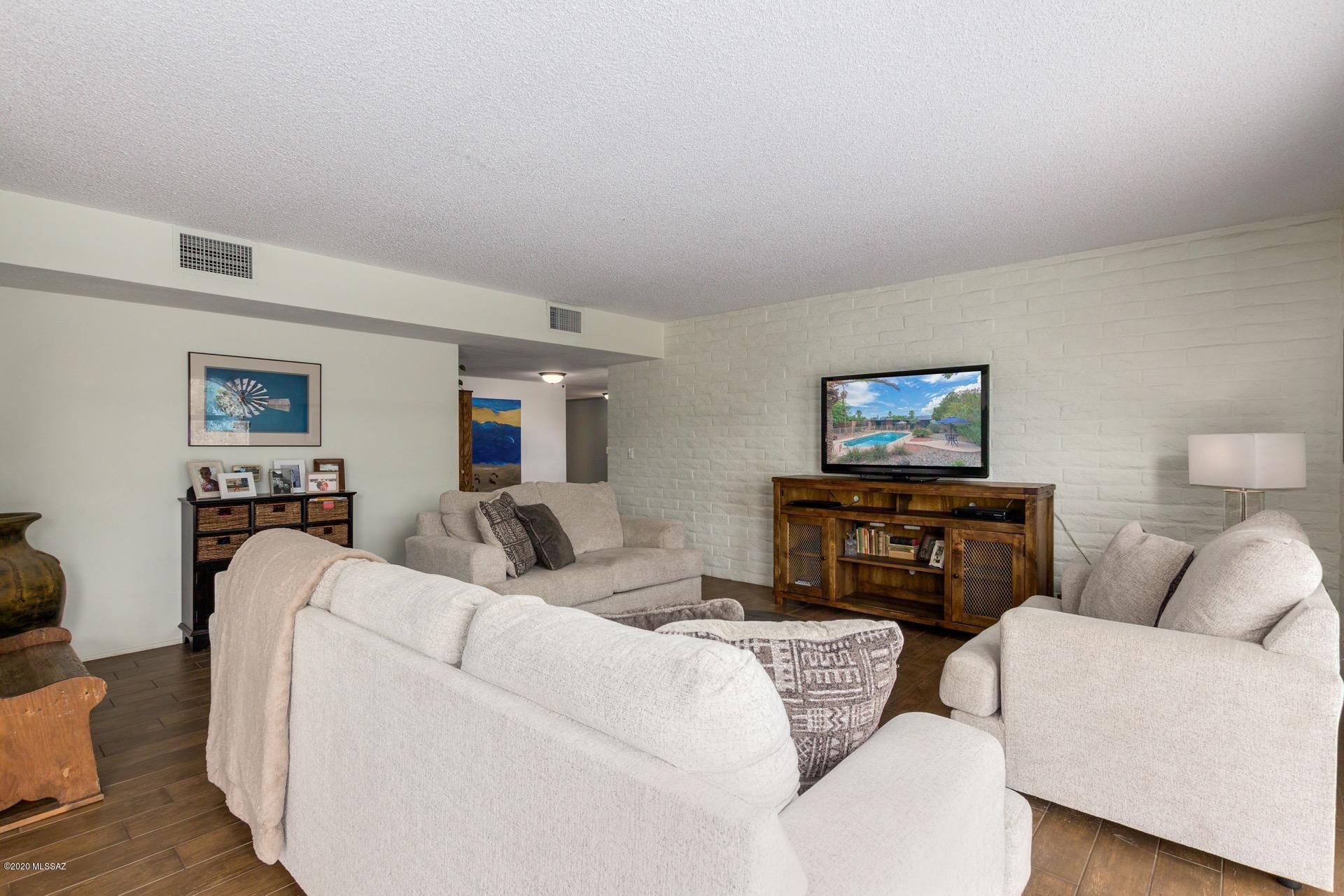 Windsor Park NO 3 (1-24) - Residential