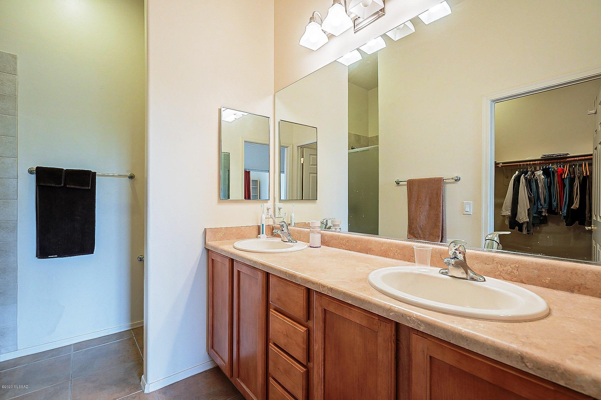 Valley Lane Townhomes (135-169) - Residential