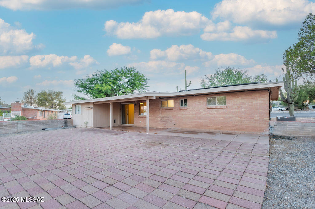 710 N Camino Santiago