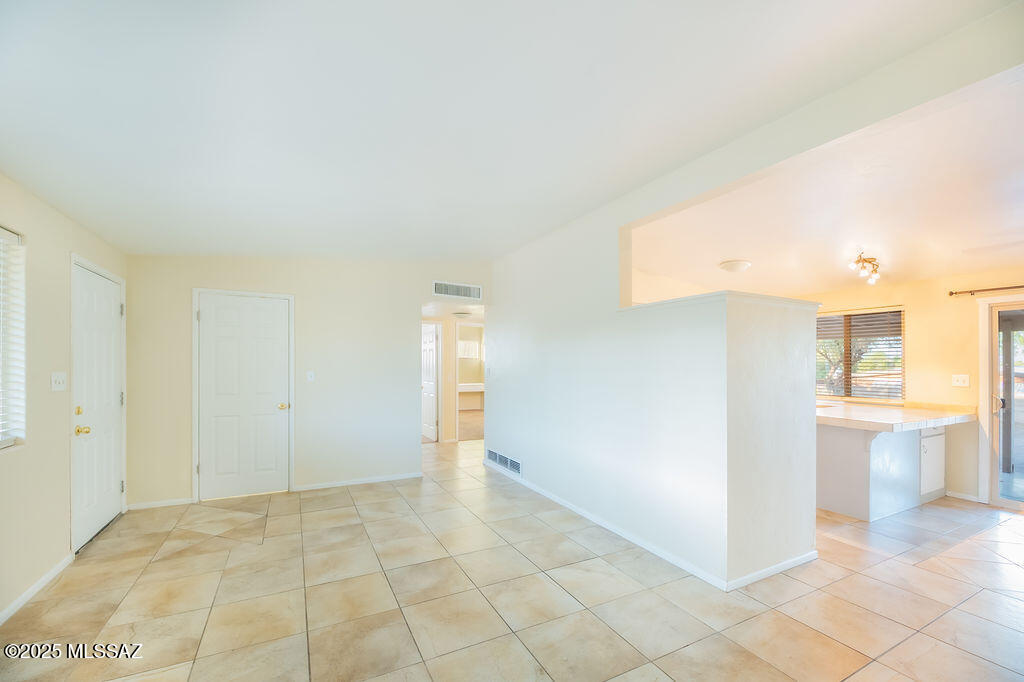 710 N Camino Santiago