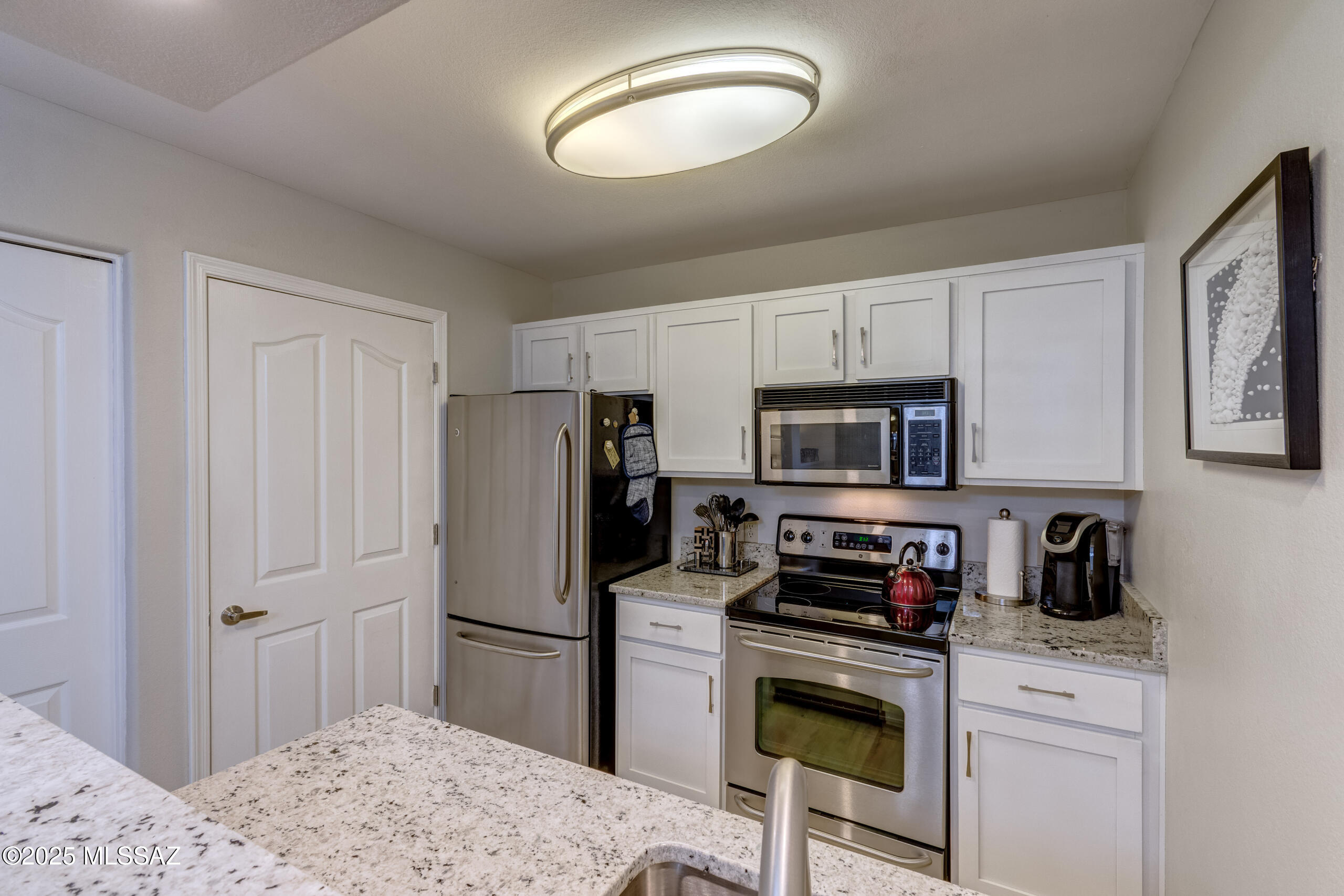 5751 N Kolb Road 7106