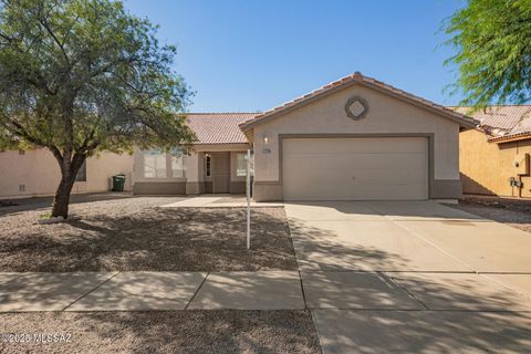 Photo of 9041 N Shadow Rock Drive, Tucson, AZ 85743 (MLS # 22528324)