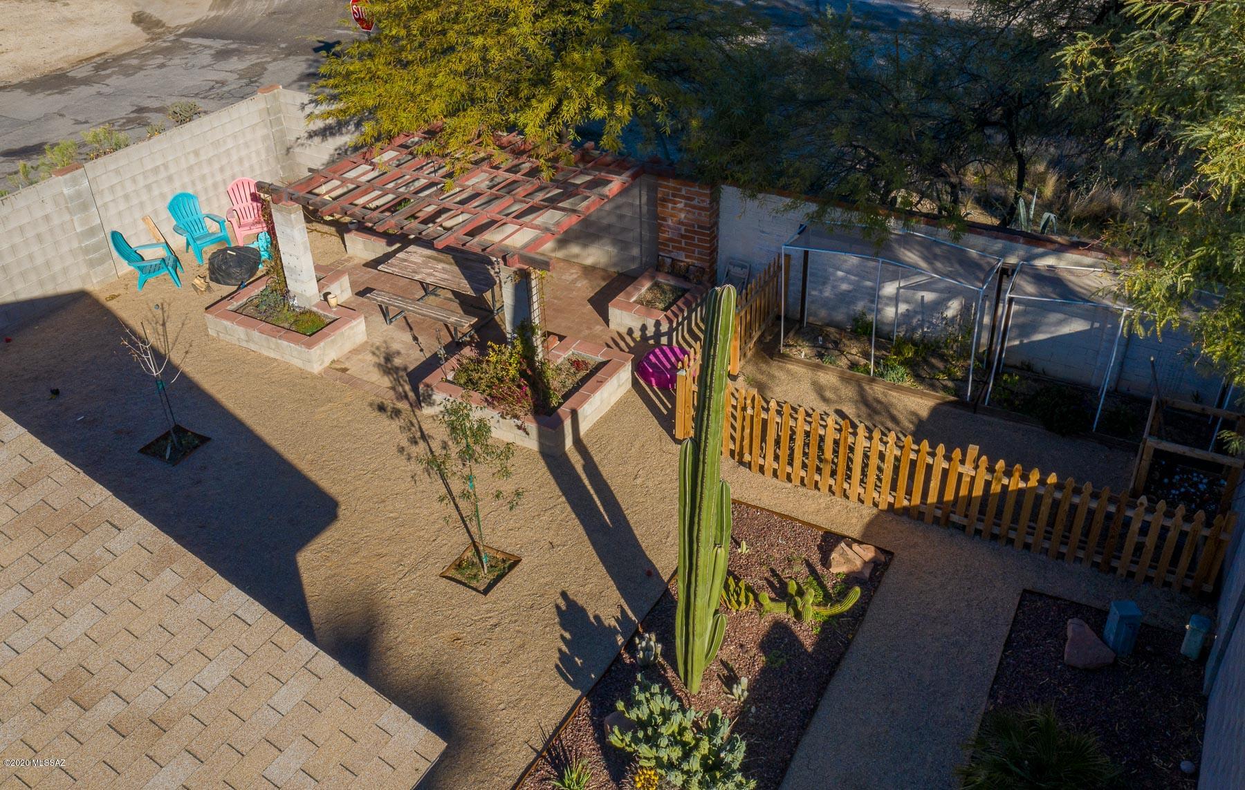 Hermosa Highlands (66-146) - Residential
